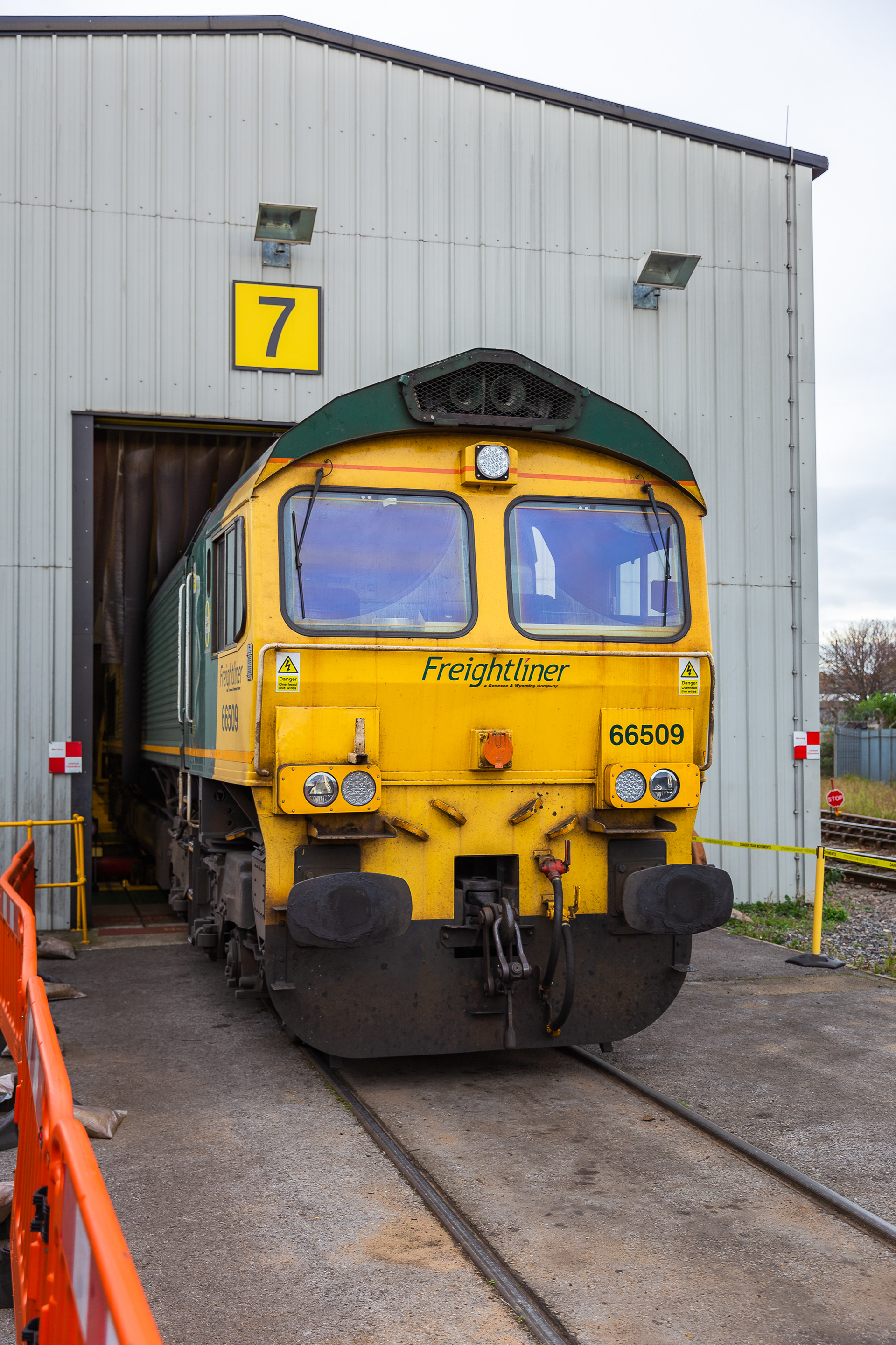 Freightliner 66509
