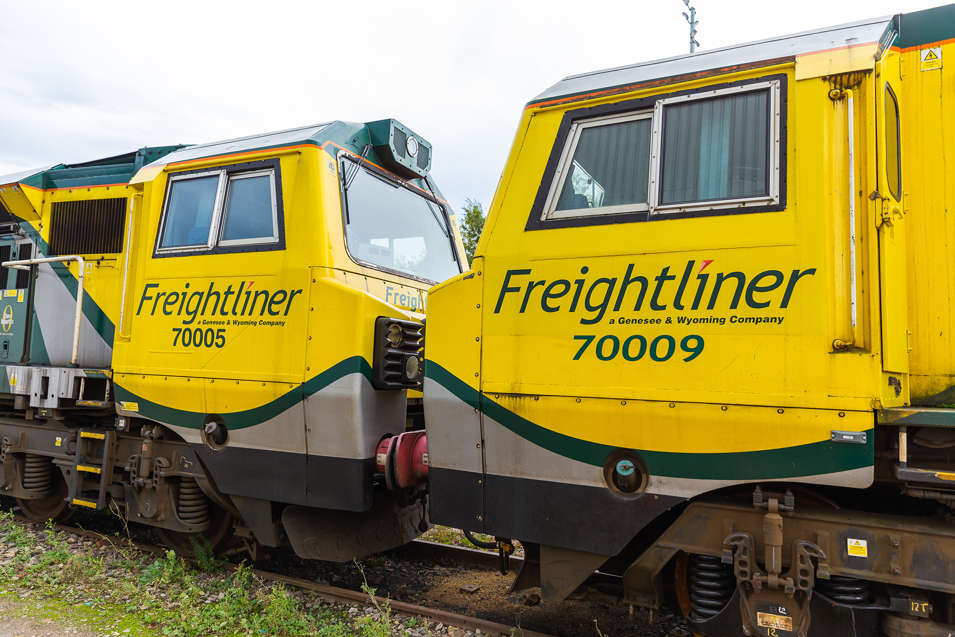 Freightliner 70009 & 70005
