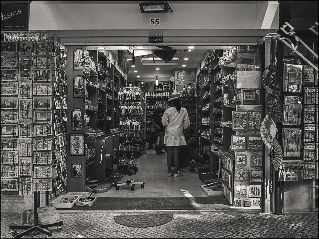55 - Lisbon Gift Shop 2017.