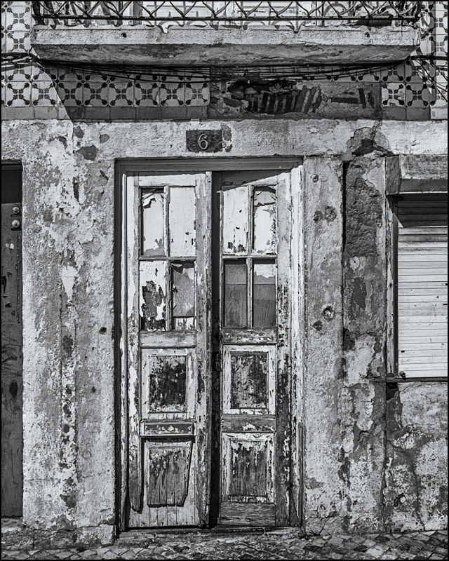 6 - Doorway in Belém, Portugal.