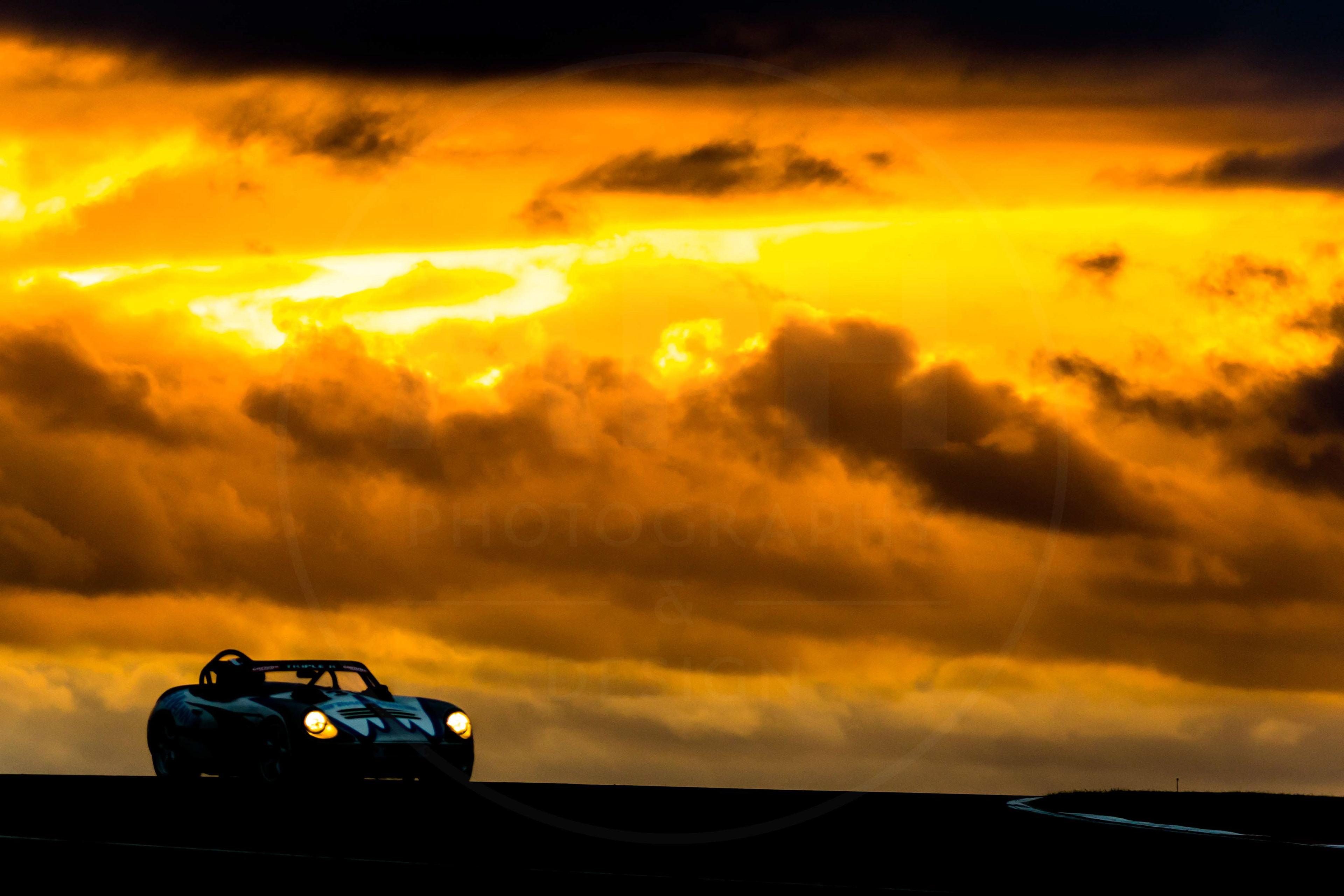 2022 Bernie's V8s & Historic Outlaws, Donington Park Circuit
