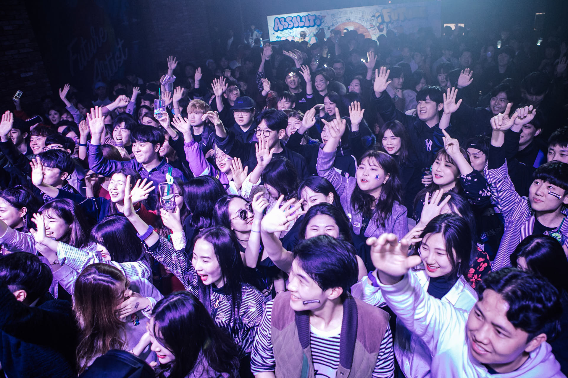 앱솔루트 보드카 퓨처 아티스트 파티 참관객 및 DJ 라이브 스테이지 스냅 - joe studio