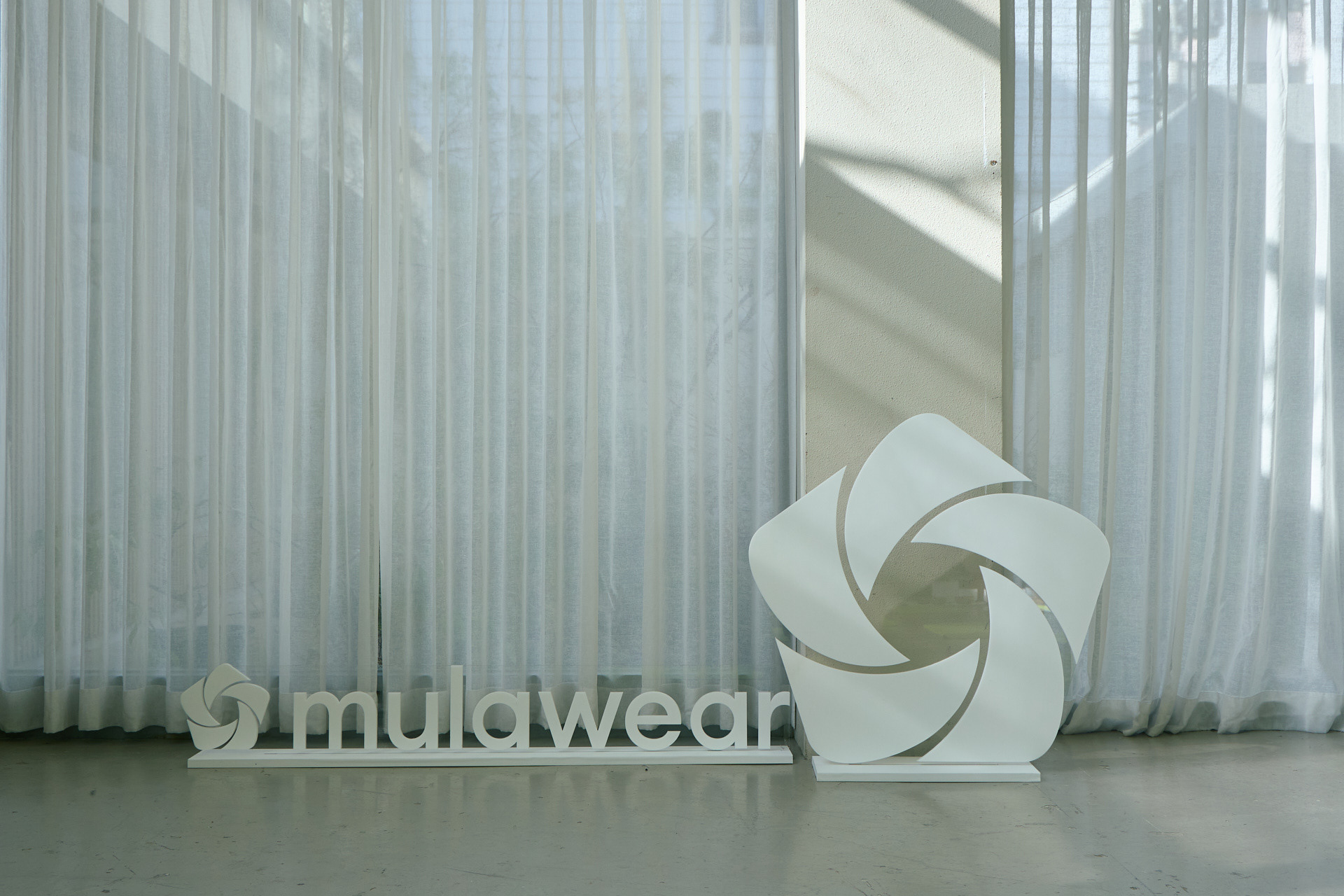 뮬라웨어 (mulawear) 읽어주는 요가클래스 공간 연출 및 브랜드 디스플레이 - joe studio (조 스튜디오)