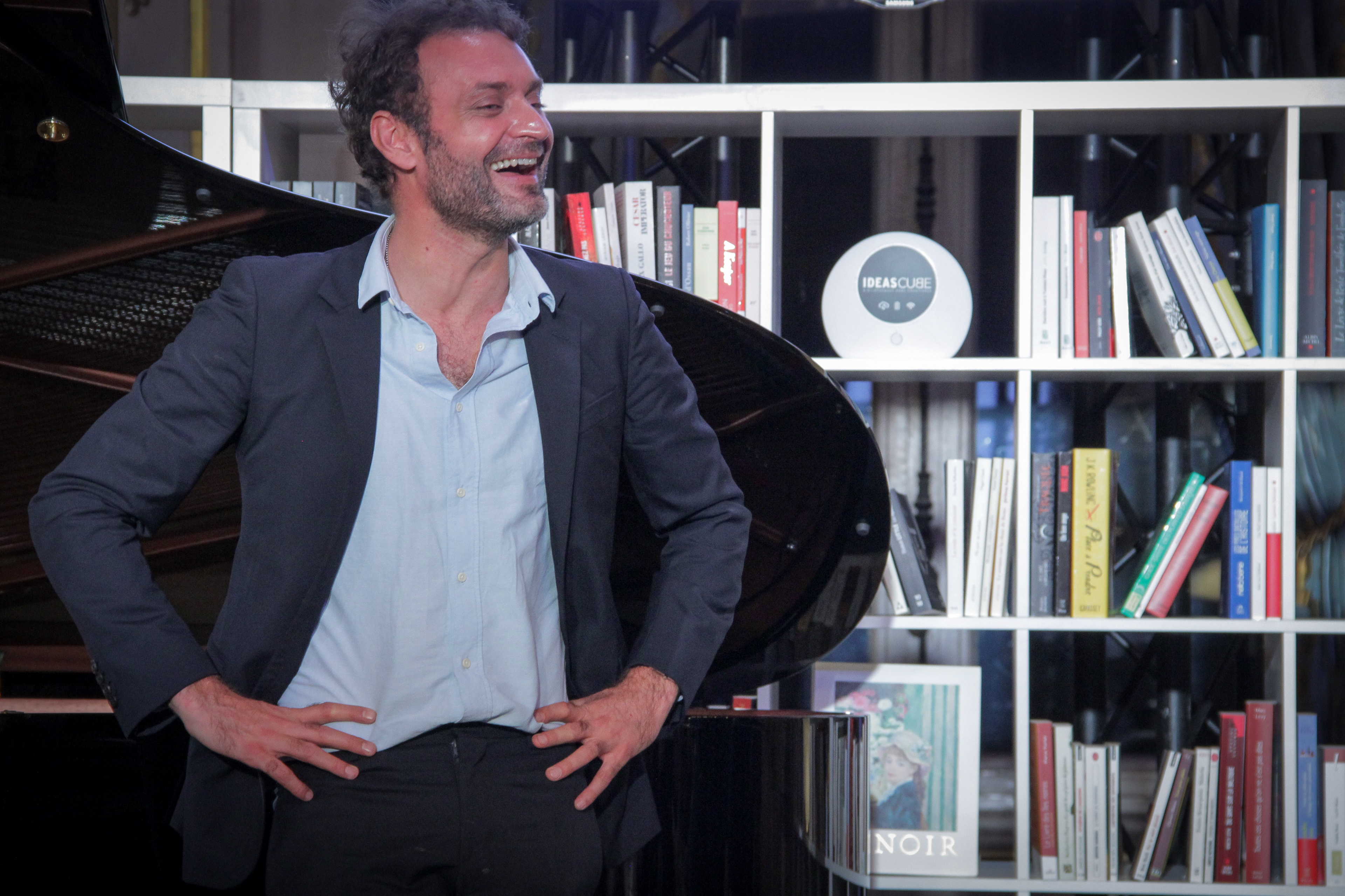 Augustin Trapenard, association sponsor for Bibliothèques sans frontières.