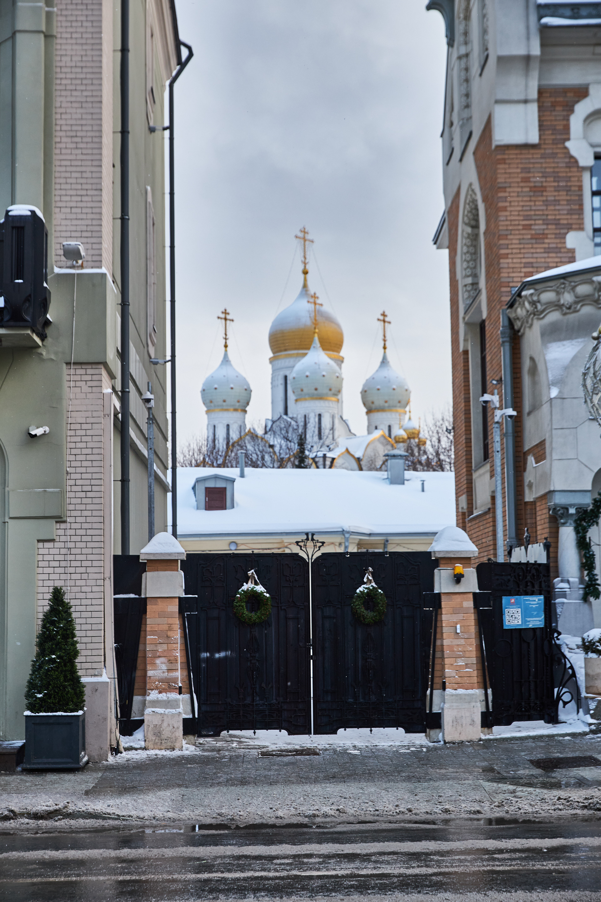 Zachatyevsky Convent Moscow winter snow православ monastery