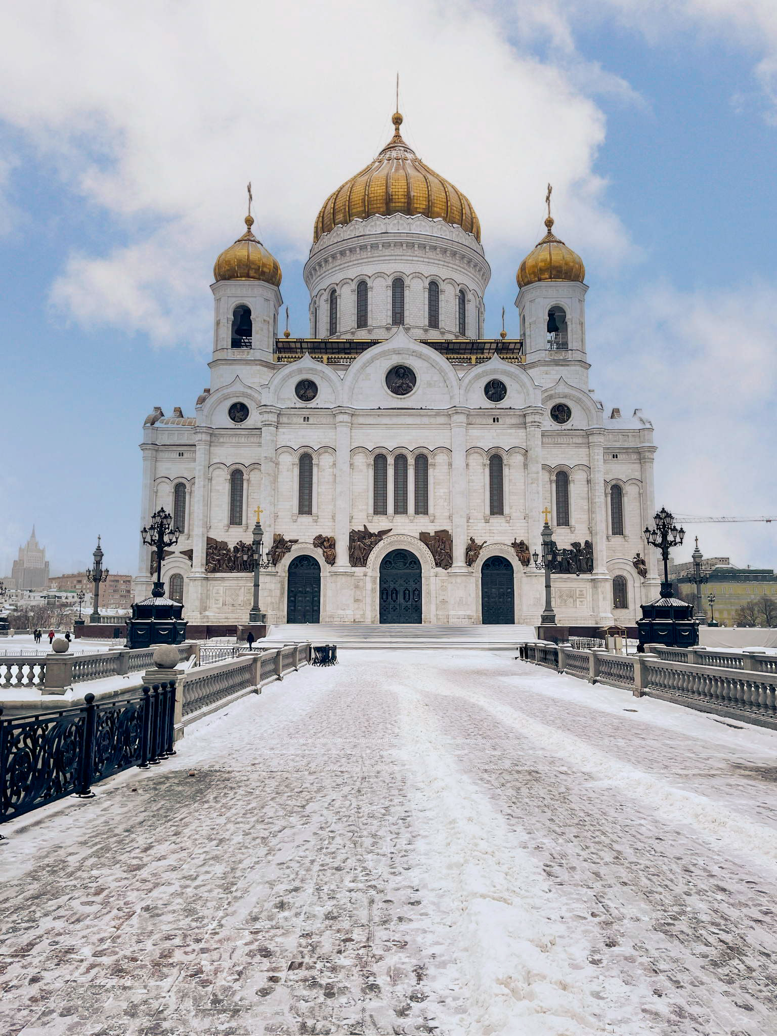 Cathedral of Christ the Saviour Moscow Russia large православ cathedral winter scene