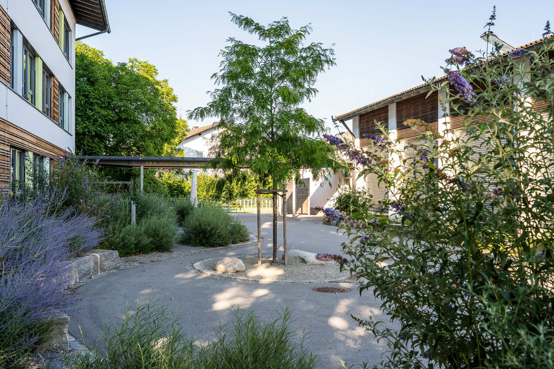 Kinderhort Prien am Chiemsee   I   Schelle Heyse Behr Landschaftsarchitektur
