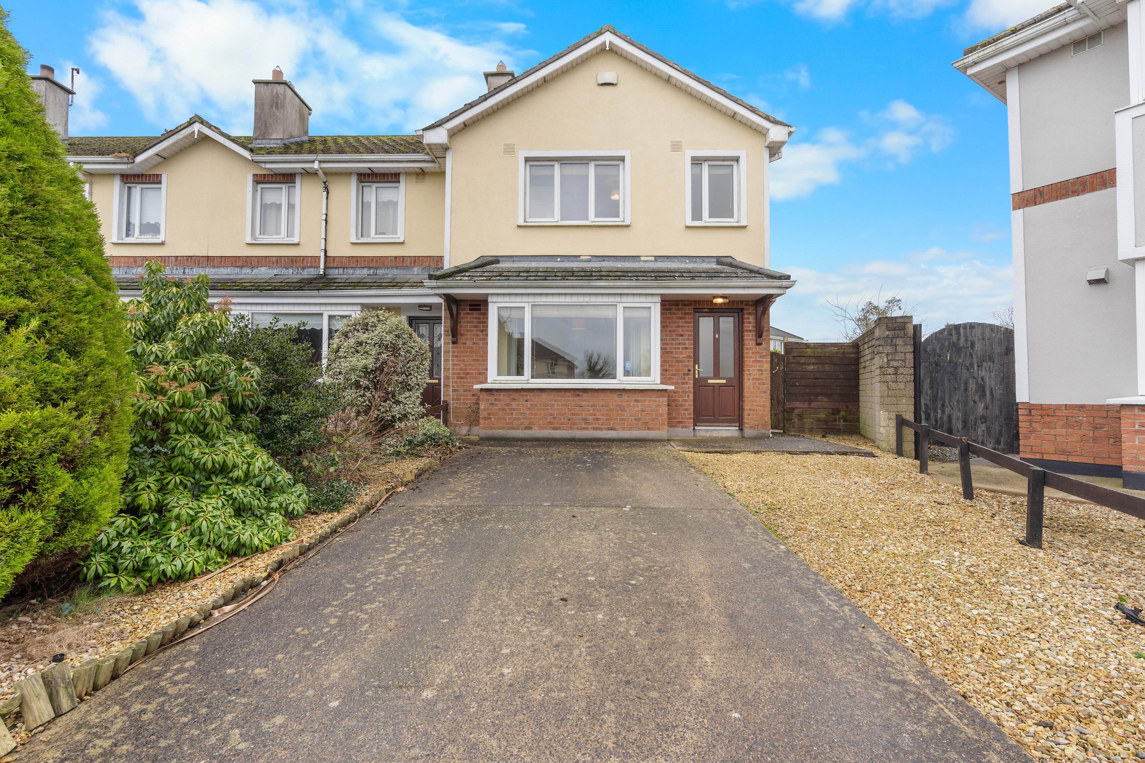 46, Ballycanew court, Exterior front