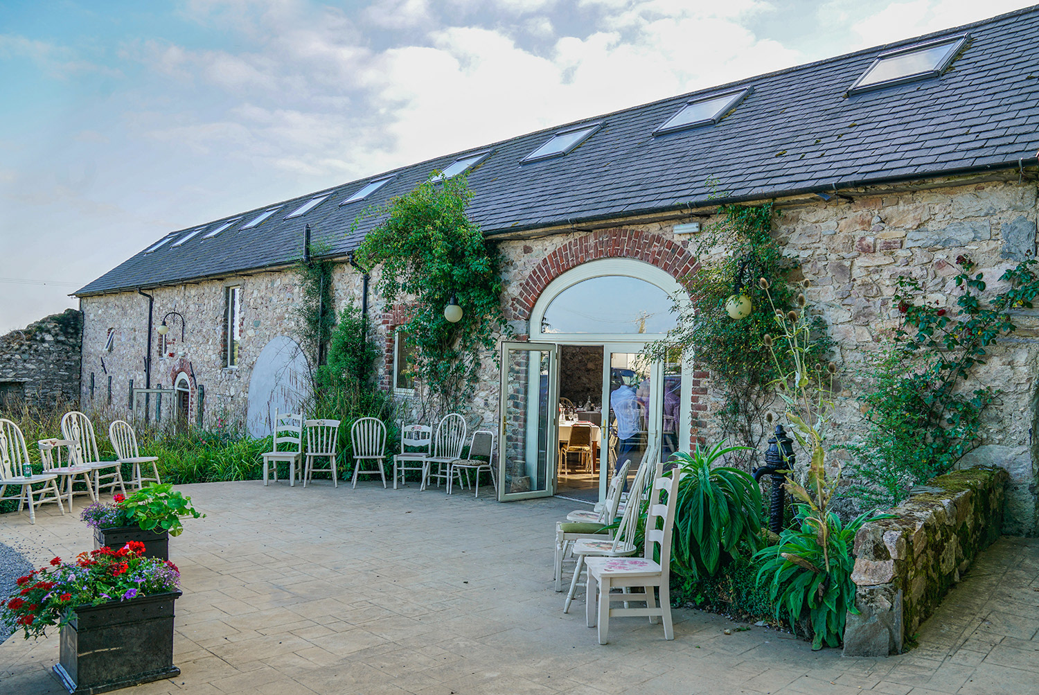 Murphy's Barn/Exterior