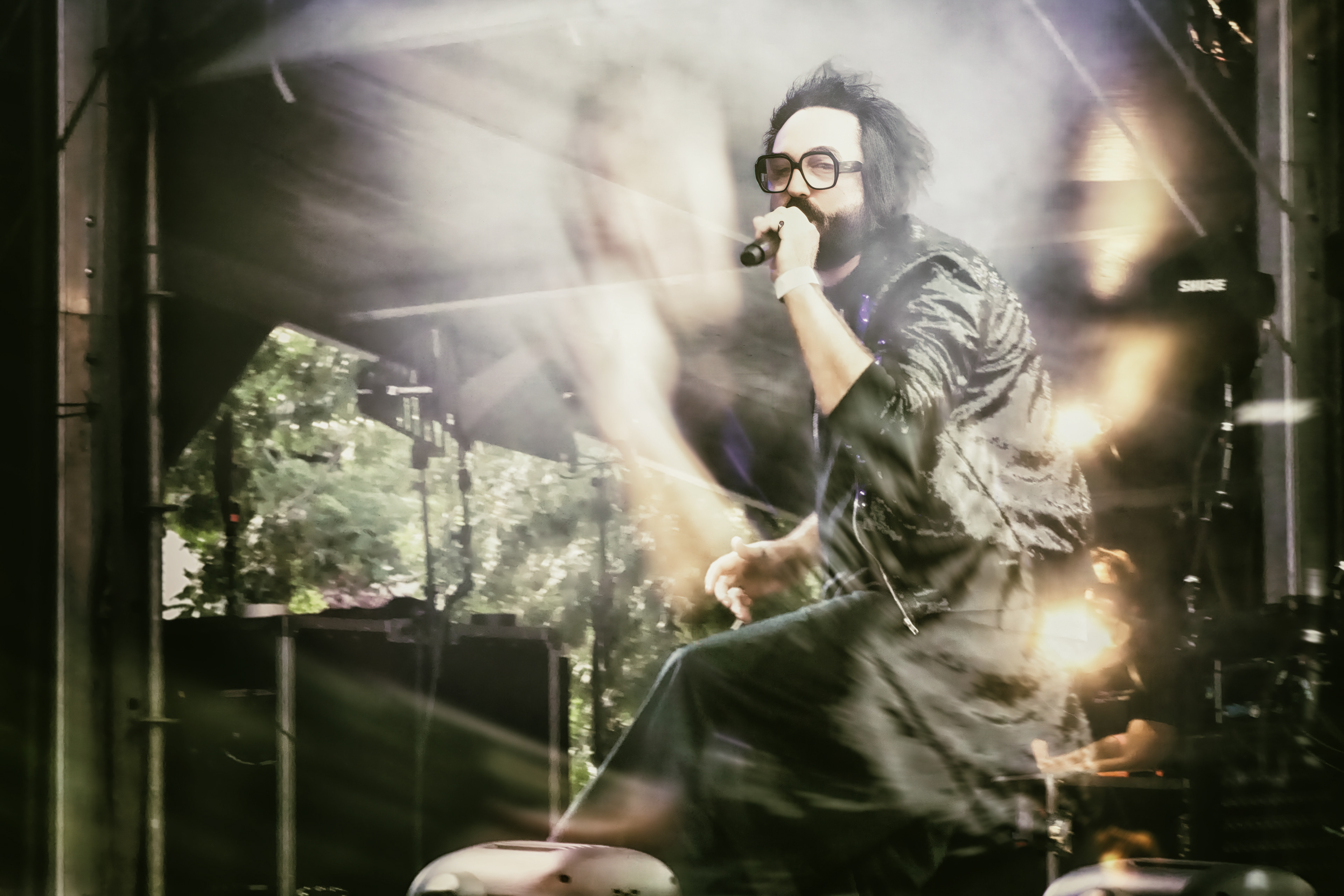 artiest Blaudzun op het podium van Zomerparkfeest Venlo
