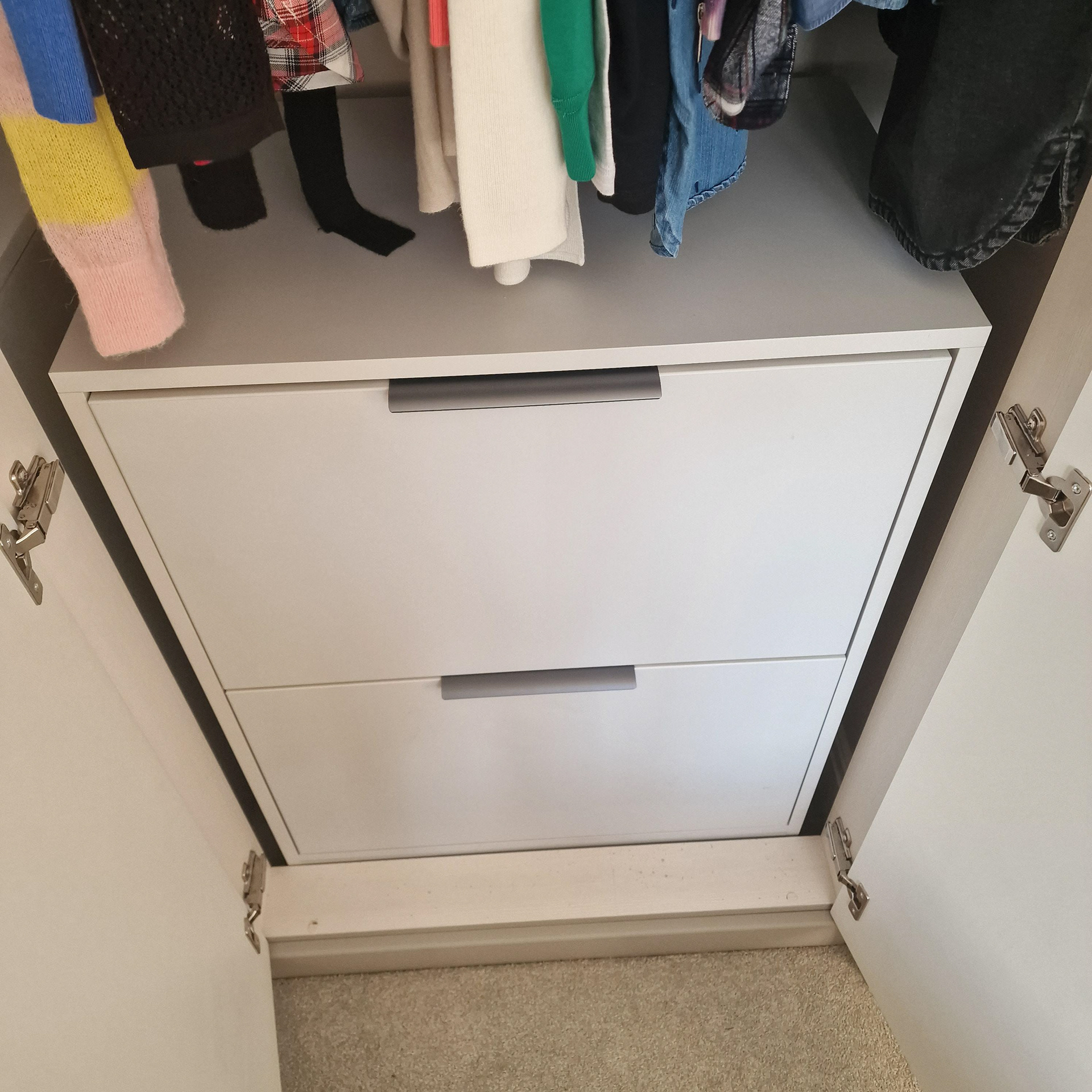 Bespoke, interior wardrobe cabinets with Blum hardware and Blumotion soft close drawers.