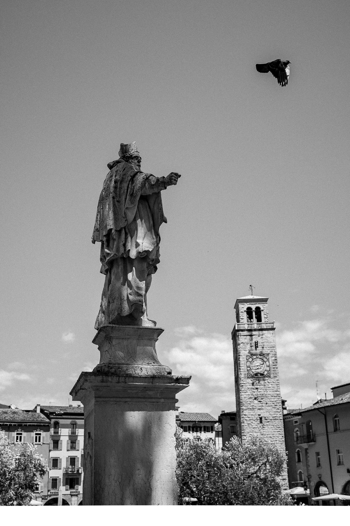 Statua di San Giovanni Nepomuceno. Riva del Garda, Italia. 2020