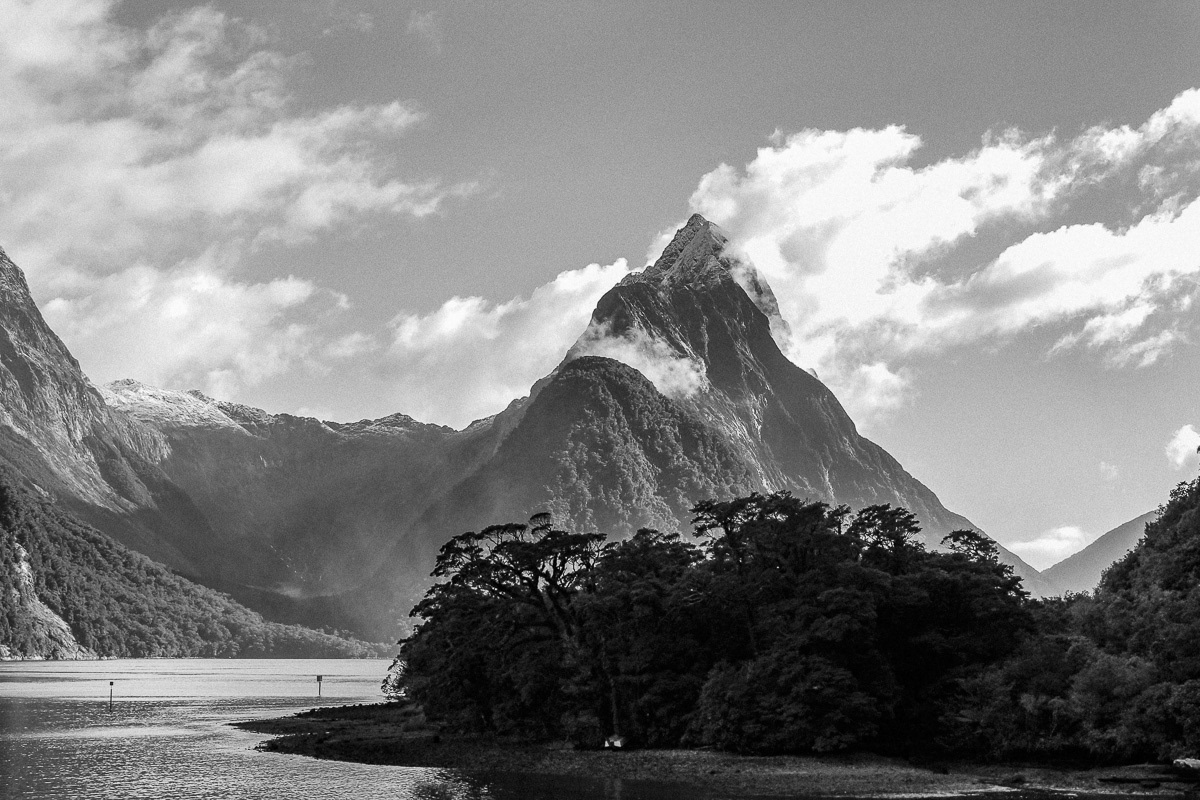 Mitre Peak, Milford Sound, Nuova Zelanda, 2015