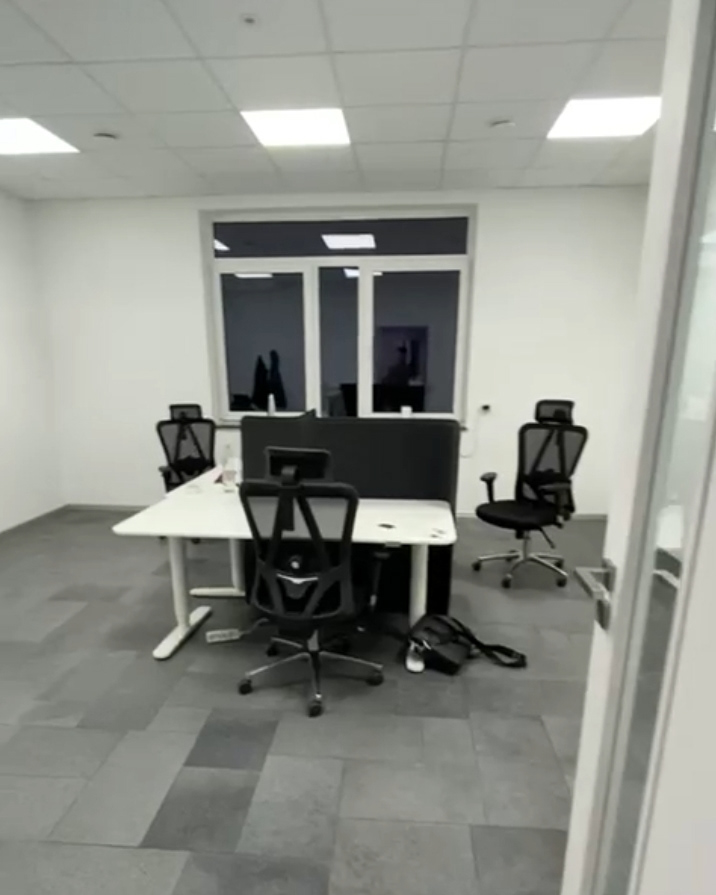 Team Room 2 [BEFORE]