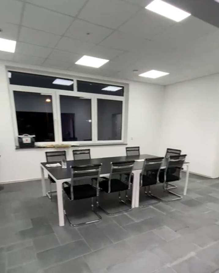 Meeting Room [BEFORE]