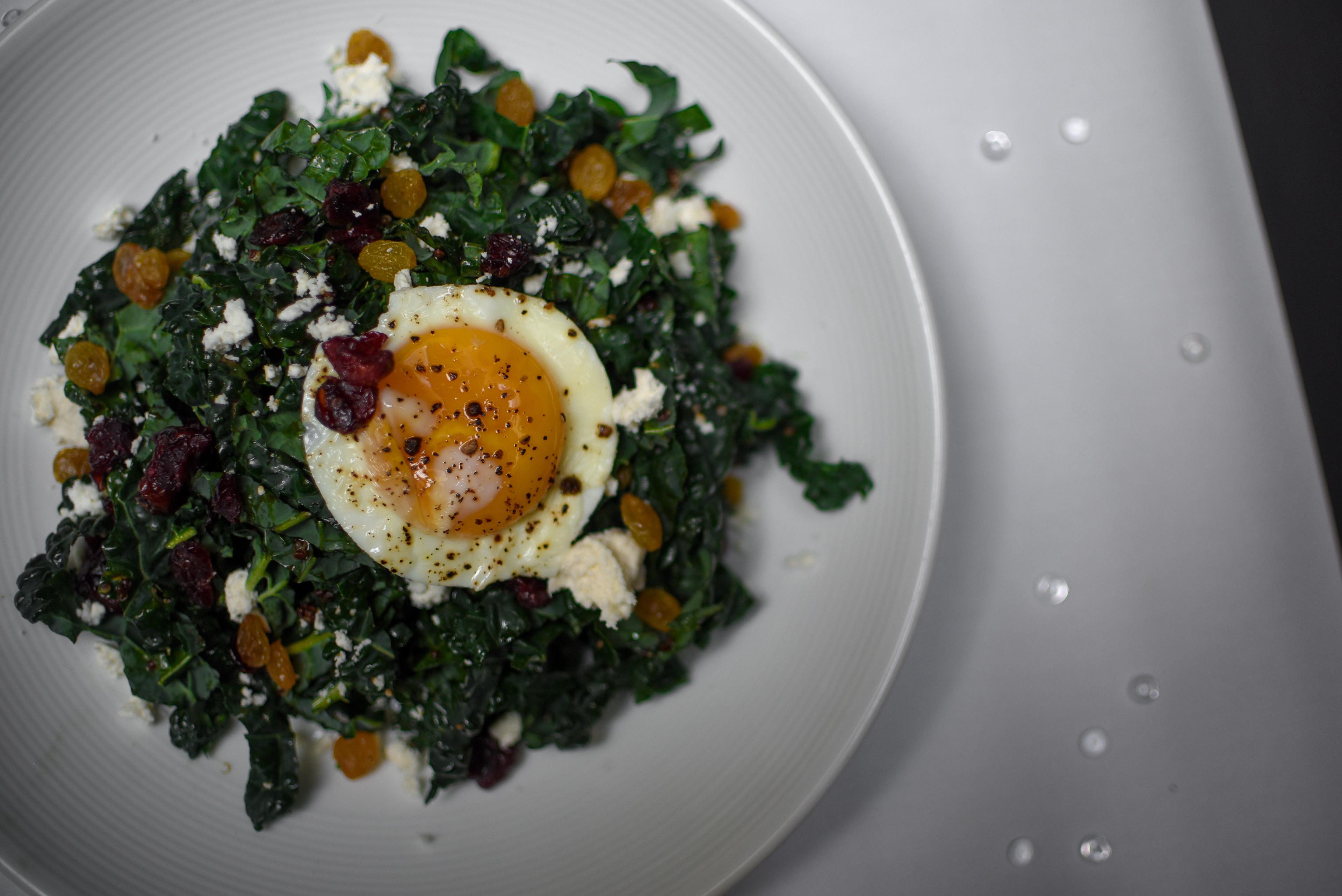 GREENS AND GRAINS Kale, Red Quinoa, Heavens Honey Orange Blossom Vinaigrette, Sunny Side Egg, Feta, Craisins (VEGETARIAN)