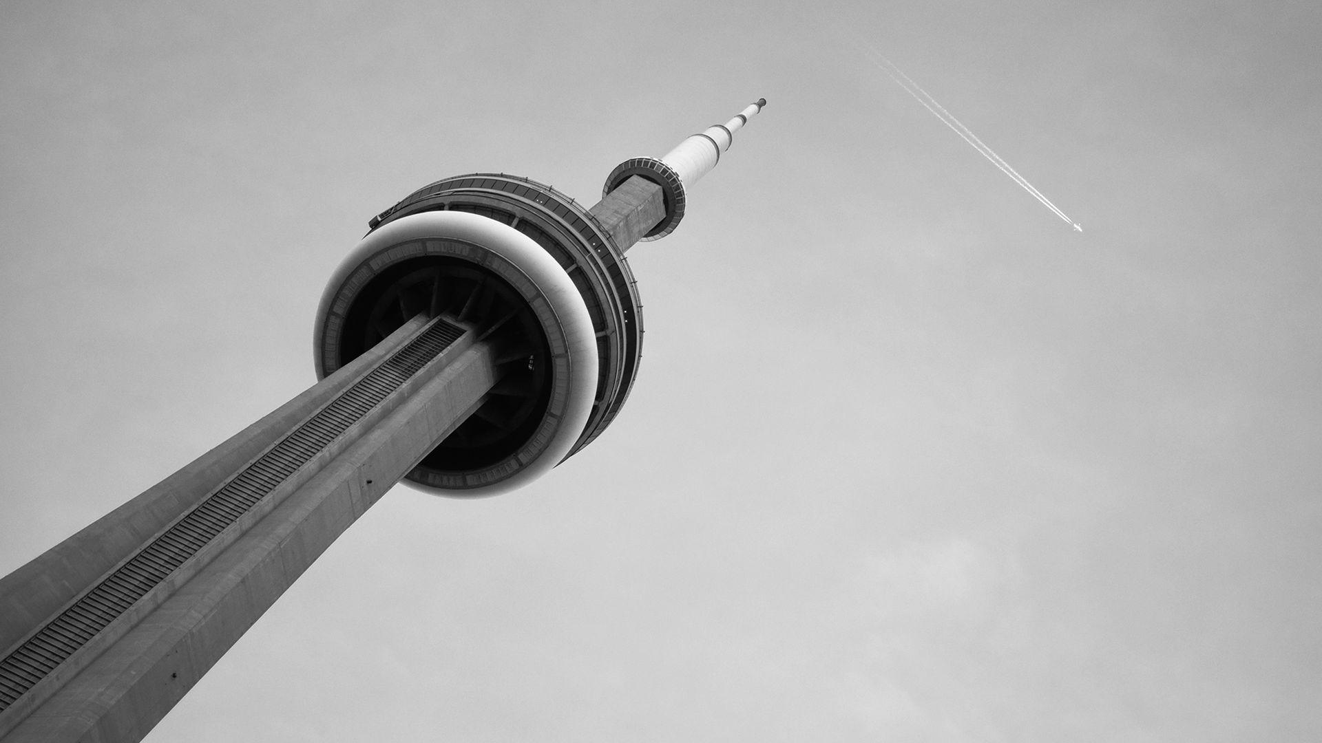CN TOWER - TORONTO, ONTARIO