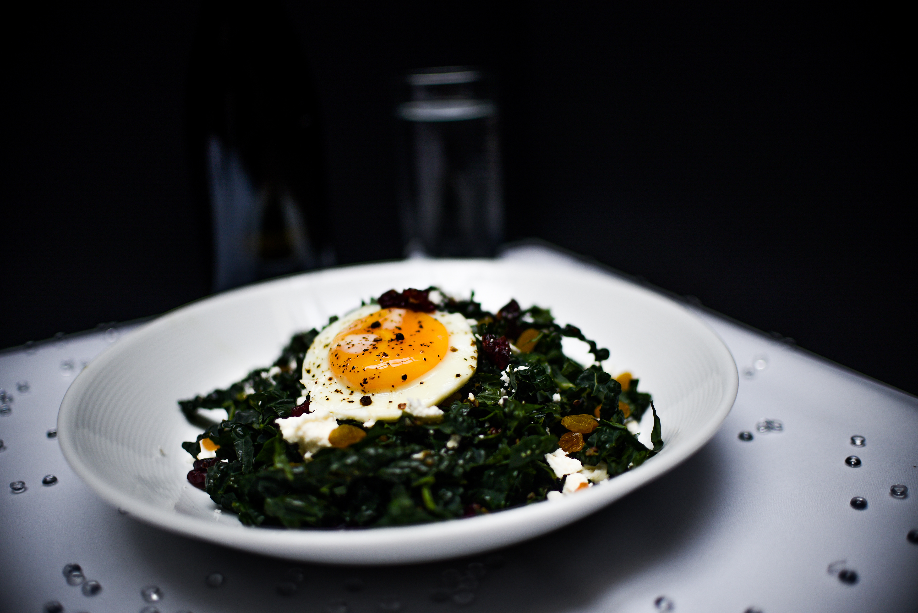 GREENS AND GRAINS Kale, Red Quinoa, Heavens Honey Orange Blossom Vinaigrette, Sunny Side Egg, Feta, Craisins (VEGETARIAN)