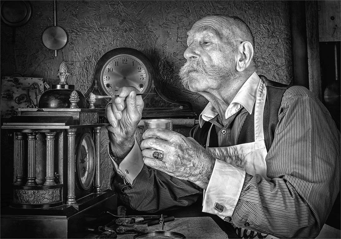 Clock restorer