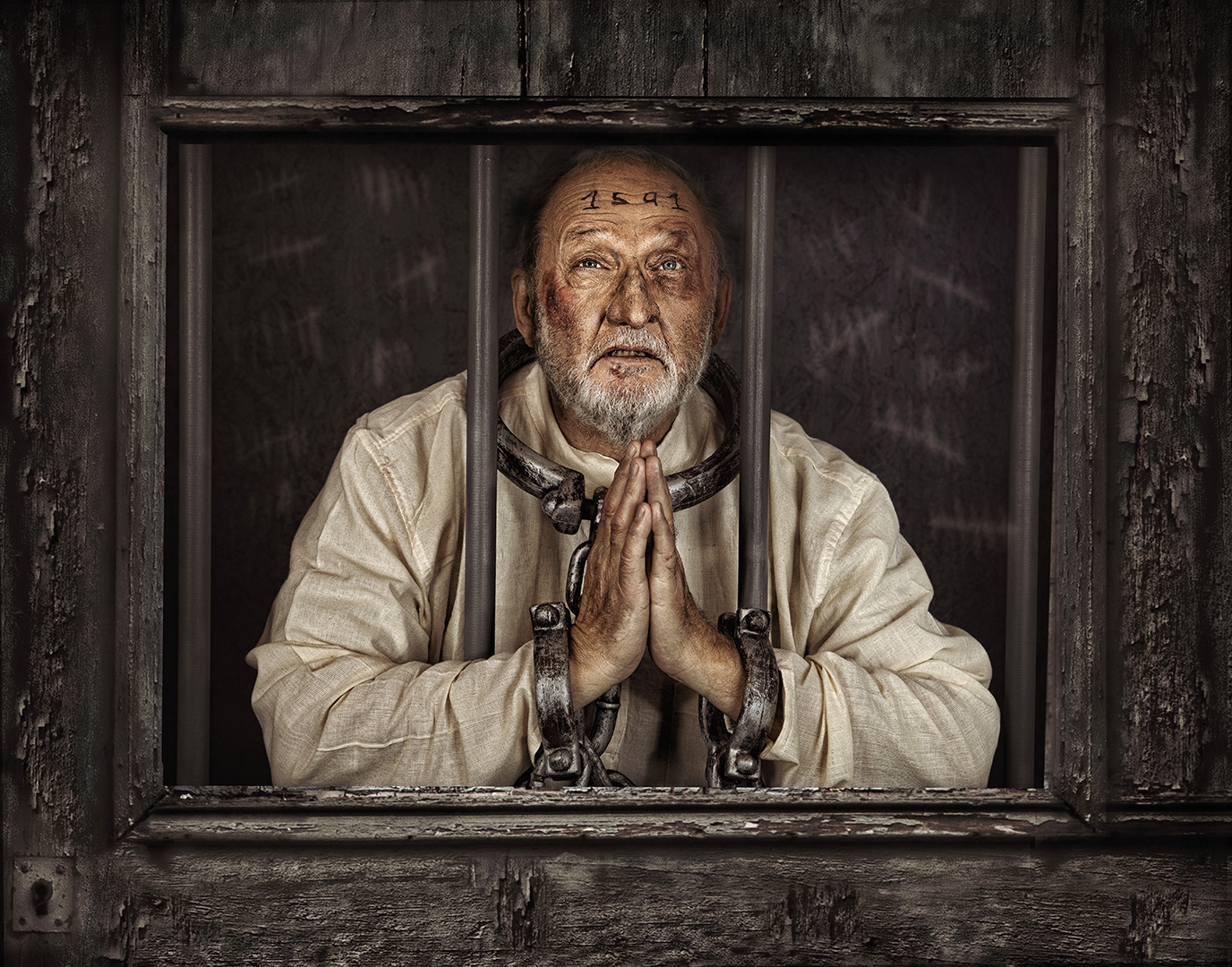 Praying prisoner