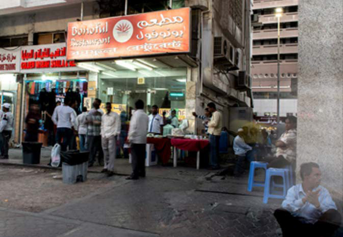 Finding: El Fresco informal dining in the alleys