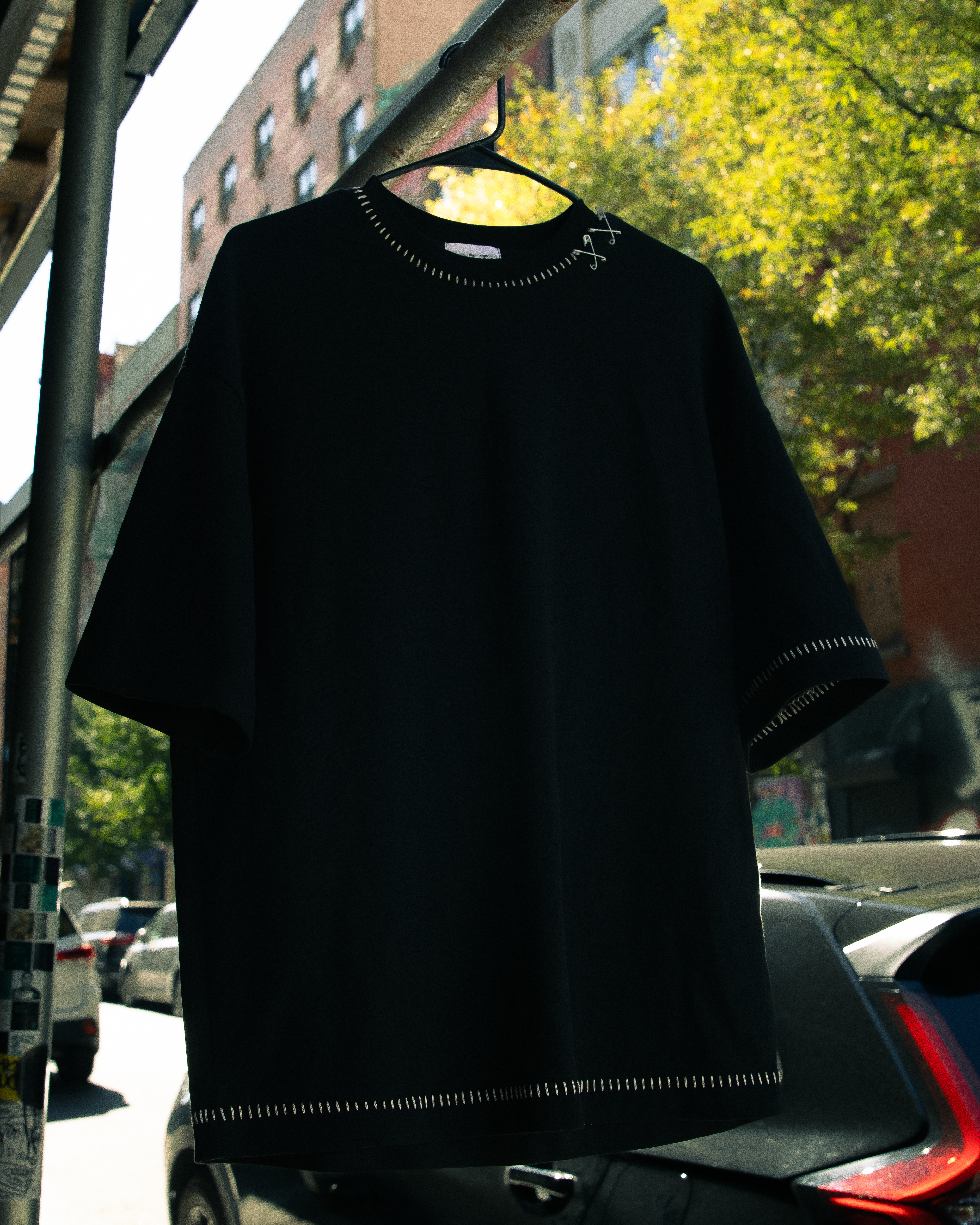 BLACK X TEE