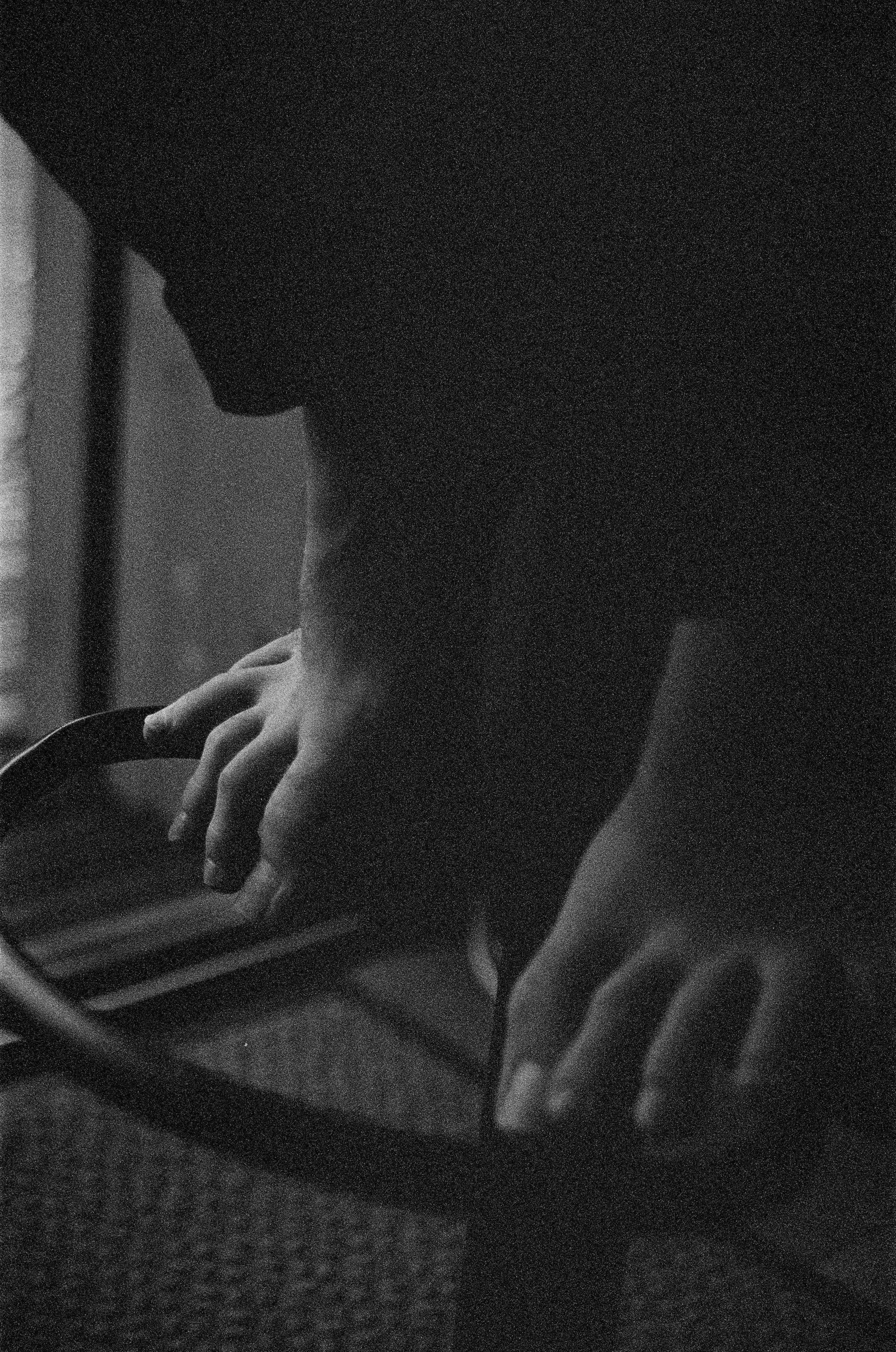 "COUP D'OEIL PEDESTRE" //Ilford Delta 400 (développement maison)