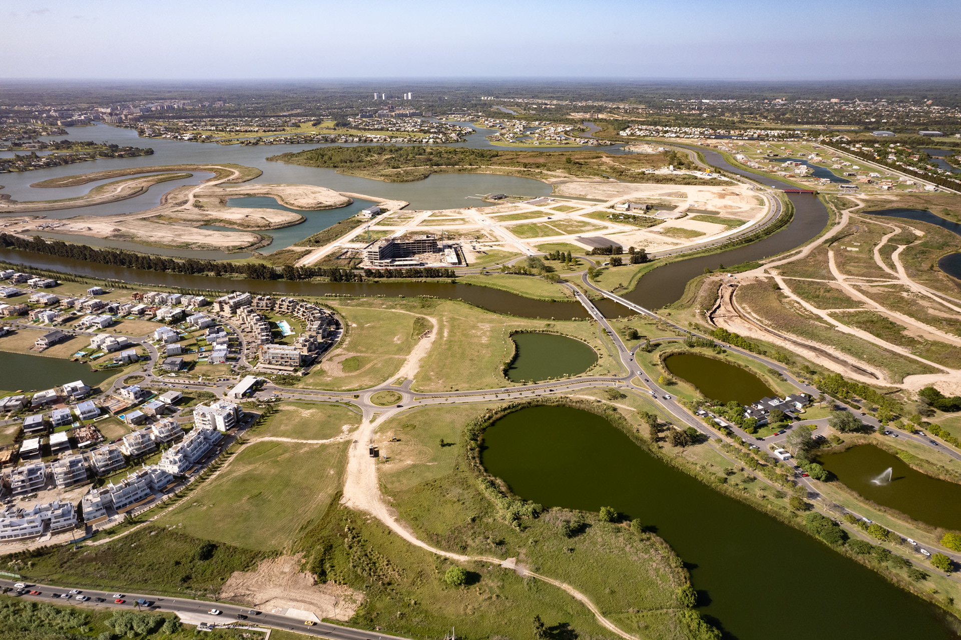 A drone photo of a housing development.