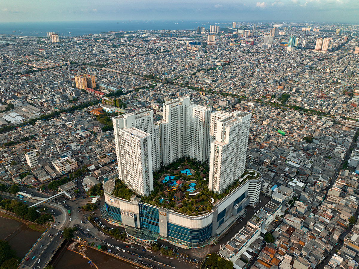 Unequal Scenes - Jakarta