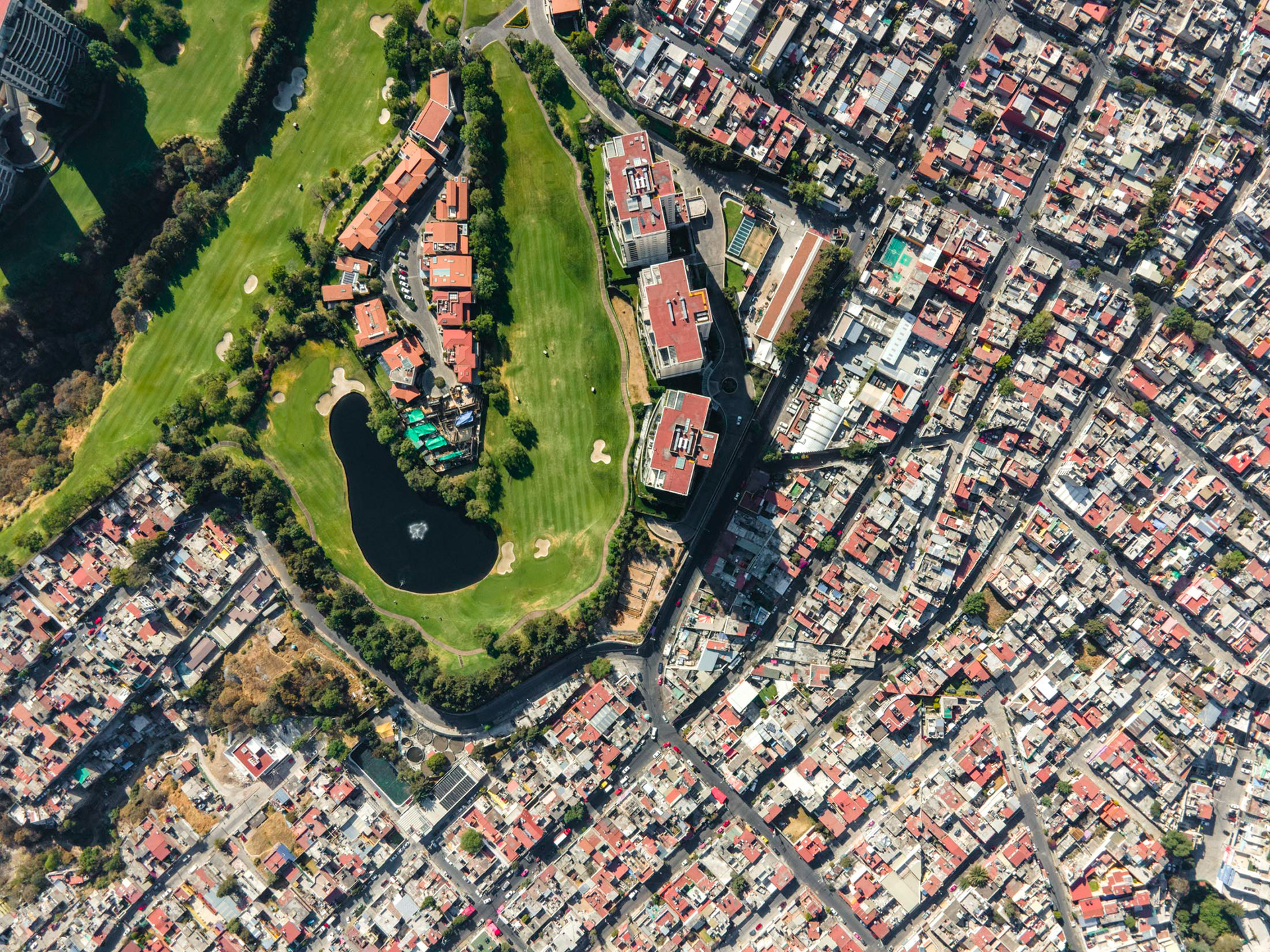 Exploring Mexico City's RICHEST neighbourhood