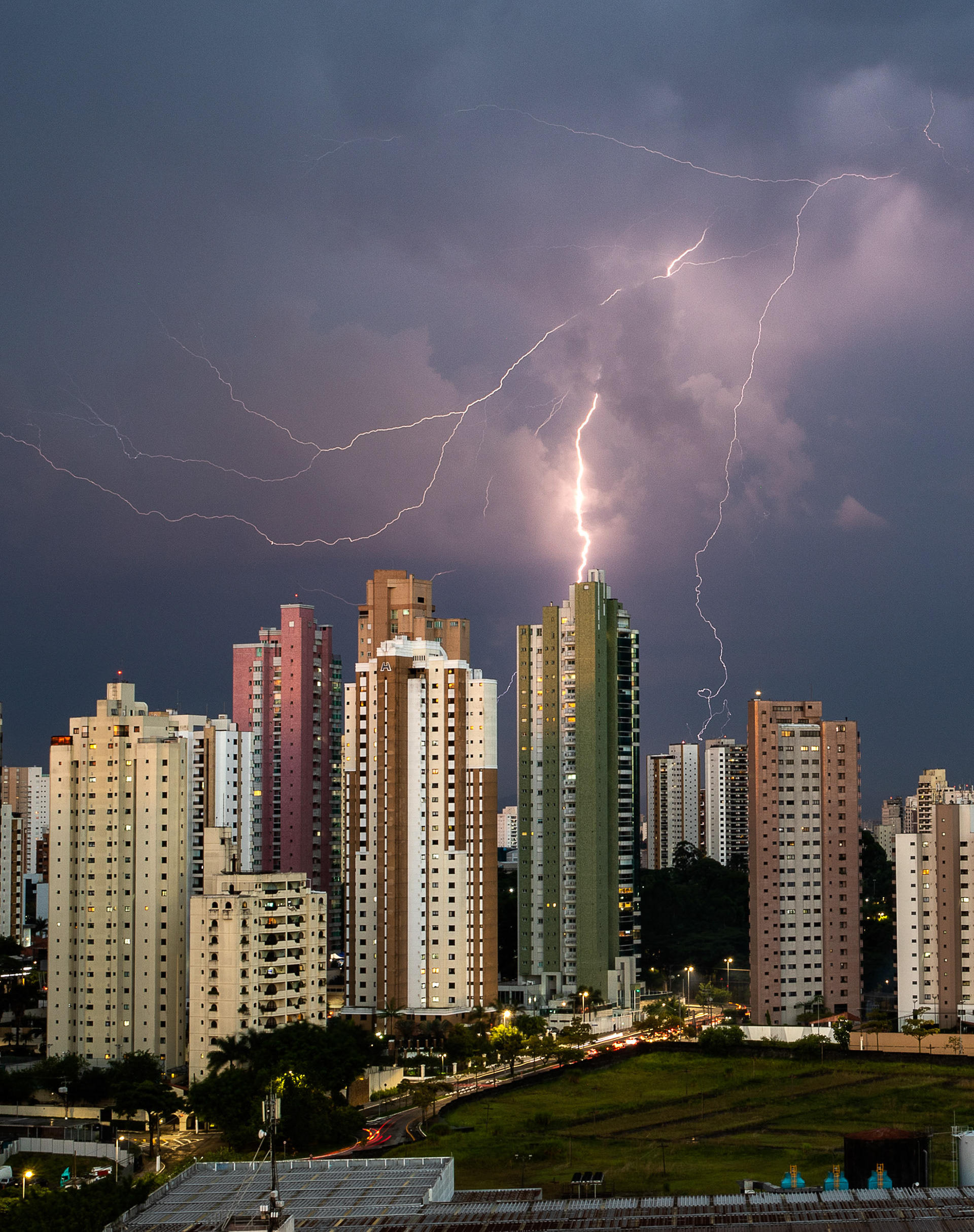 A lightning strike in Tatuapé.