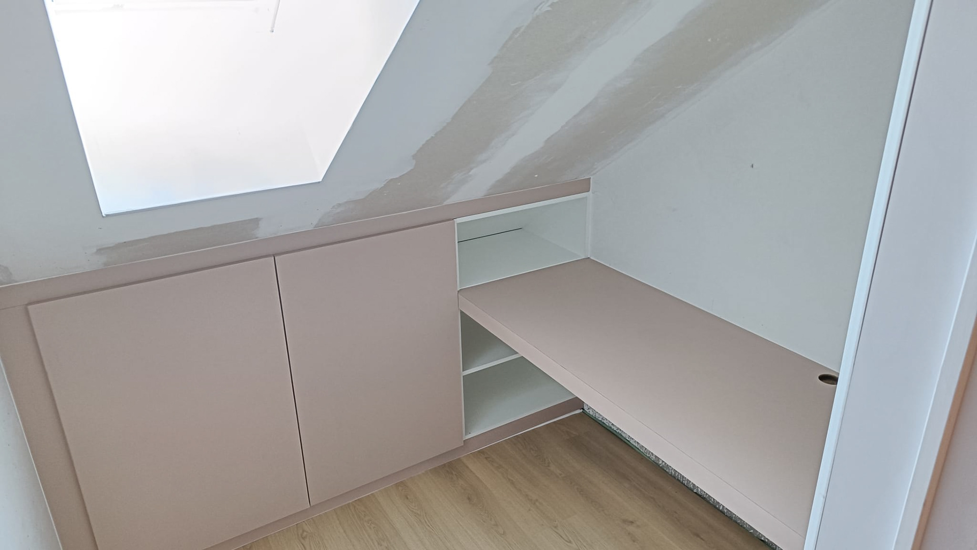 Maatkast Tuur Hubin Decor-en interieurbouw