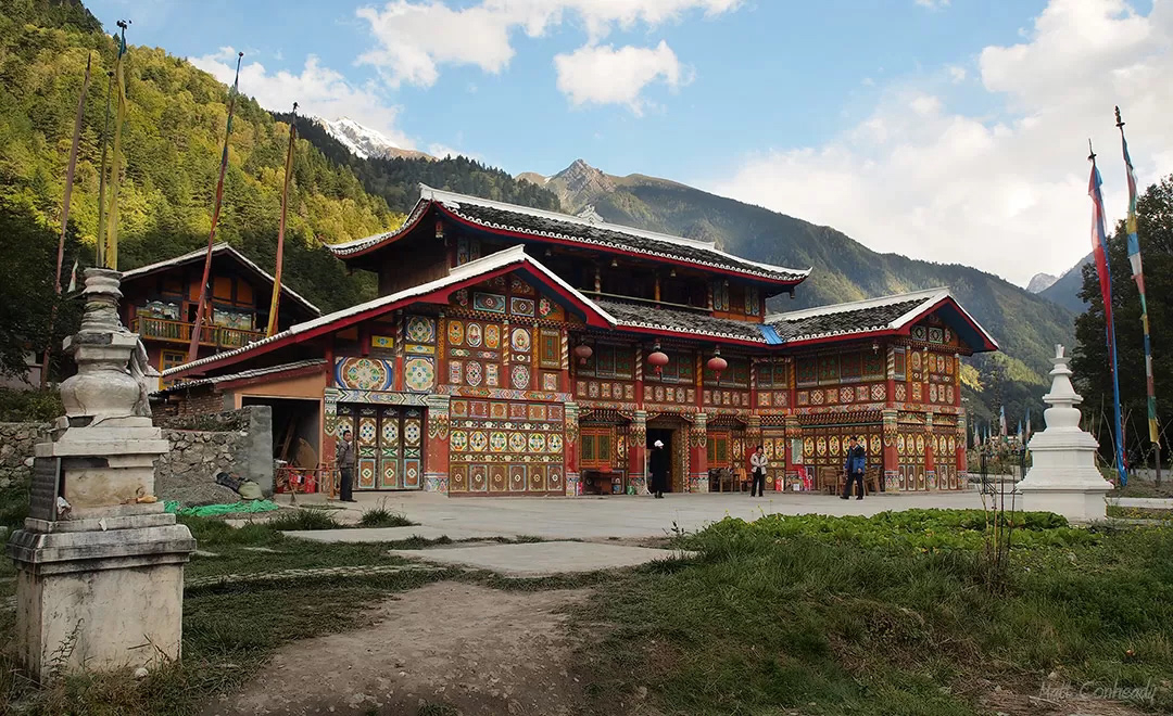 Tibetan Villages of Jiuzhaigou 九寨沟
