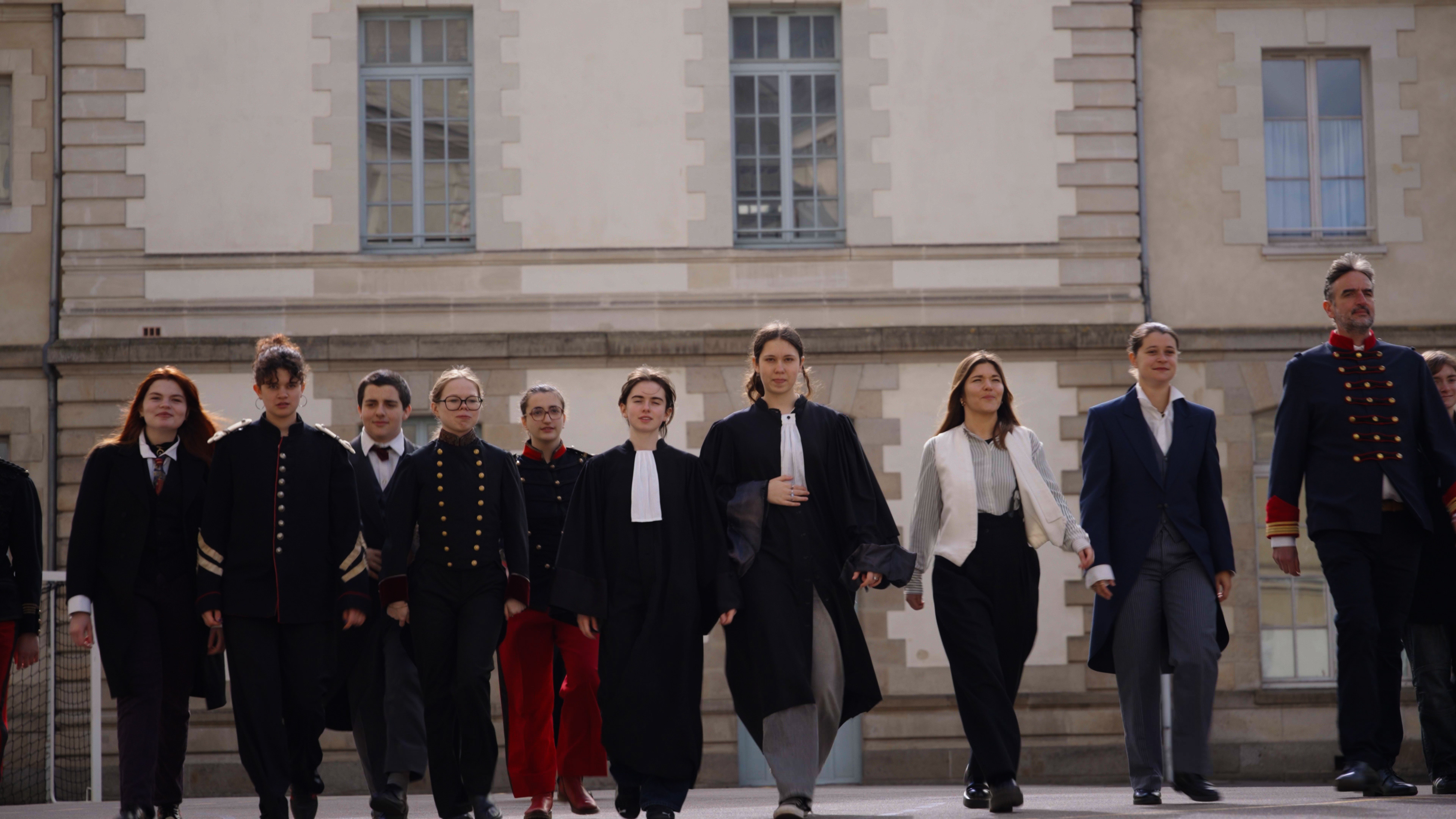 Photogramme du documentaire Rejouer Dreyfus réalisé par Zacharie Pain