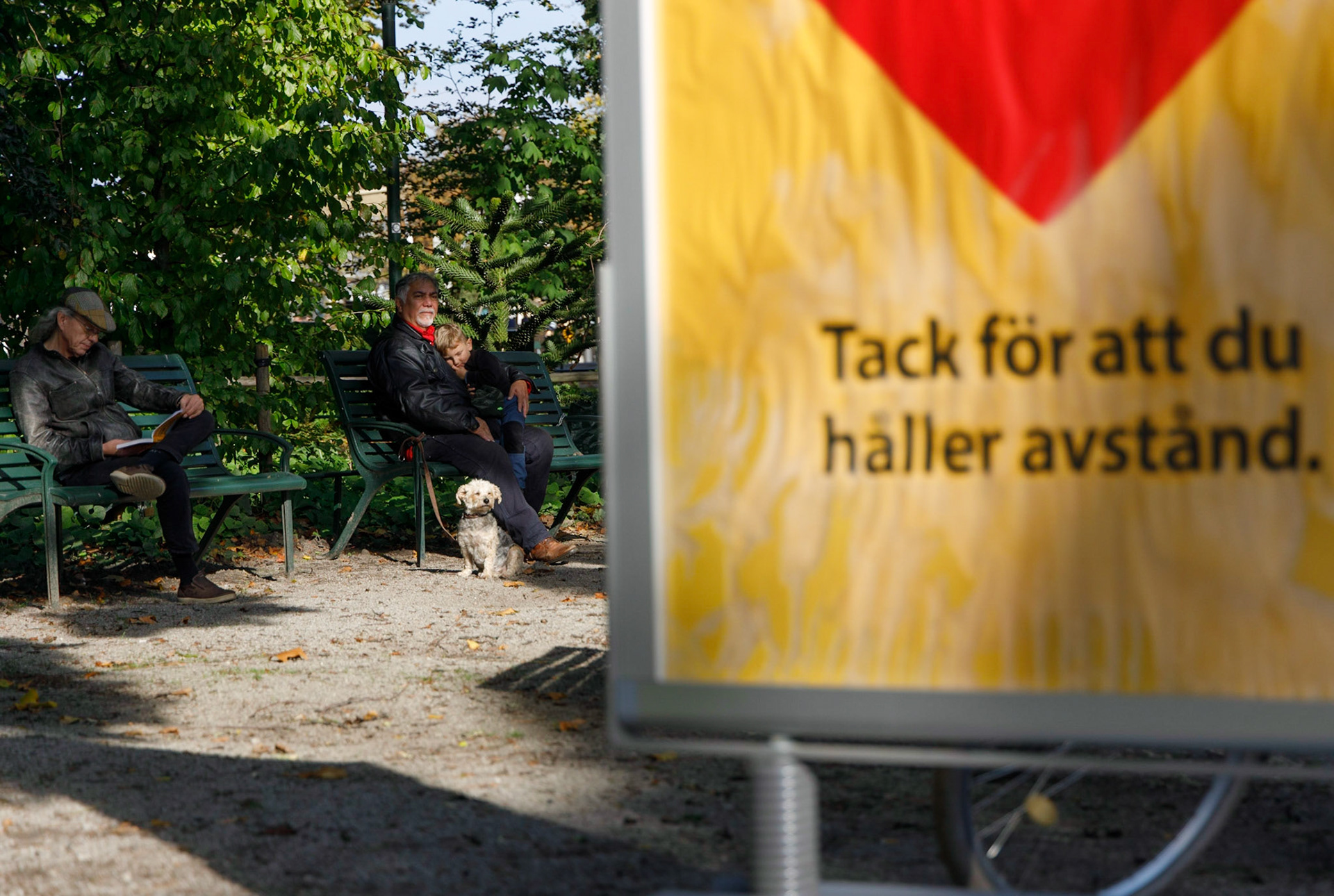 Folkets park. 2021 var andra året med Corona. Ibland får man dock bryta mot rekomendationerna.