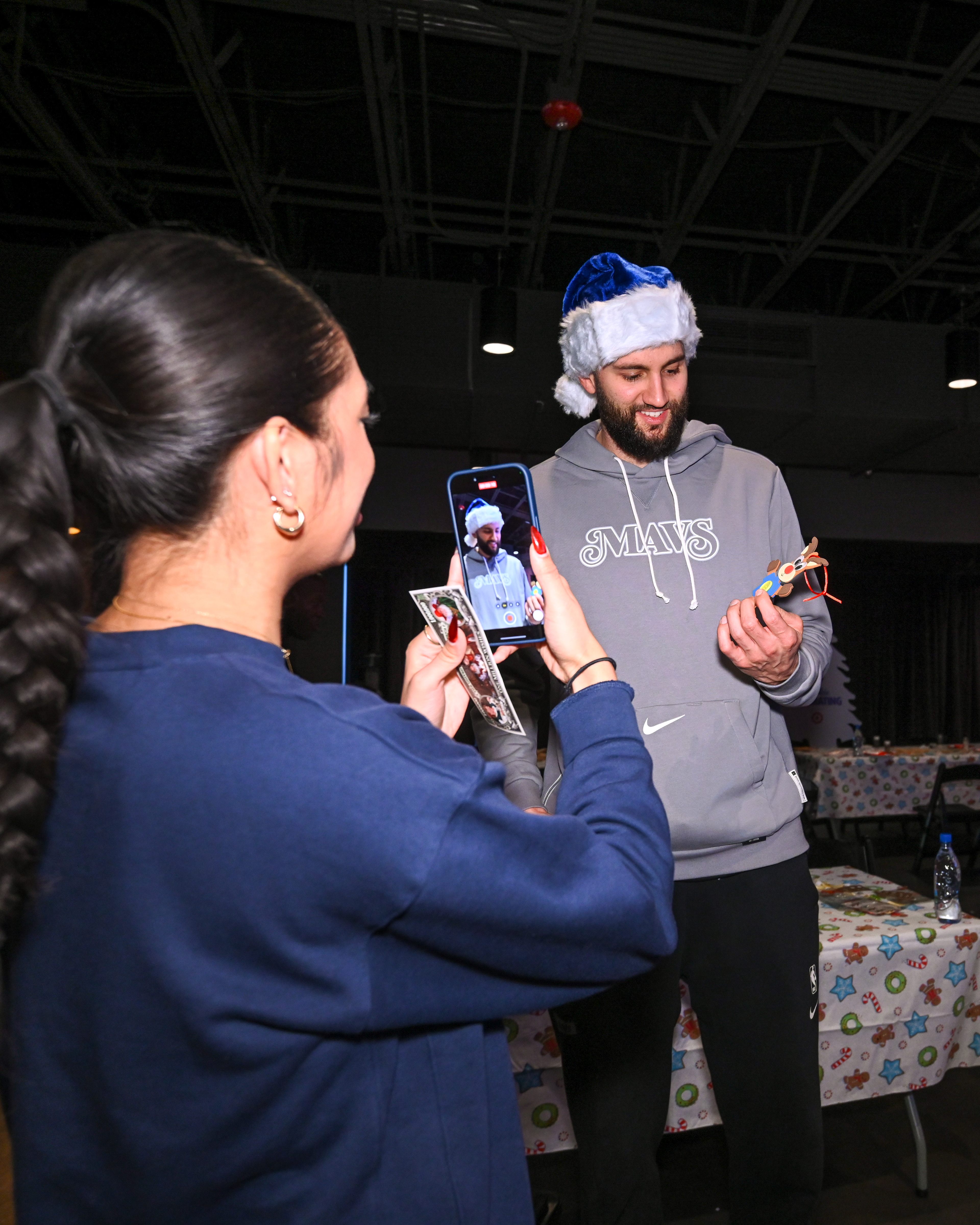 Maxi Kleber - Cookies with Santa