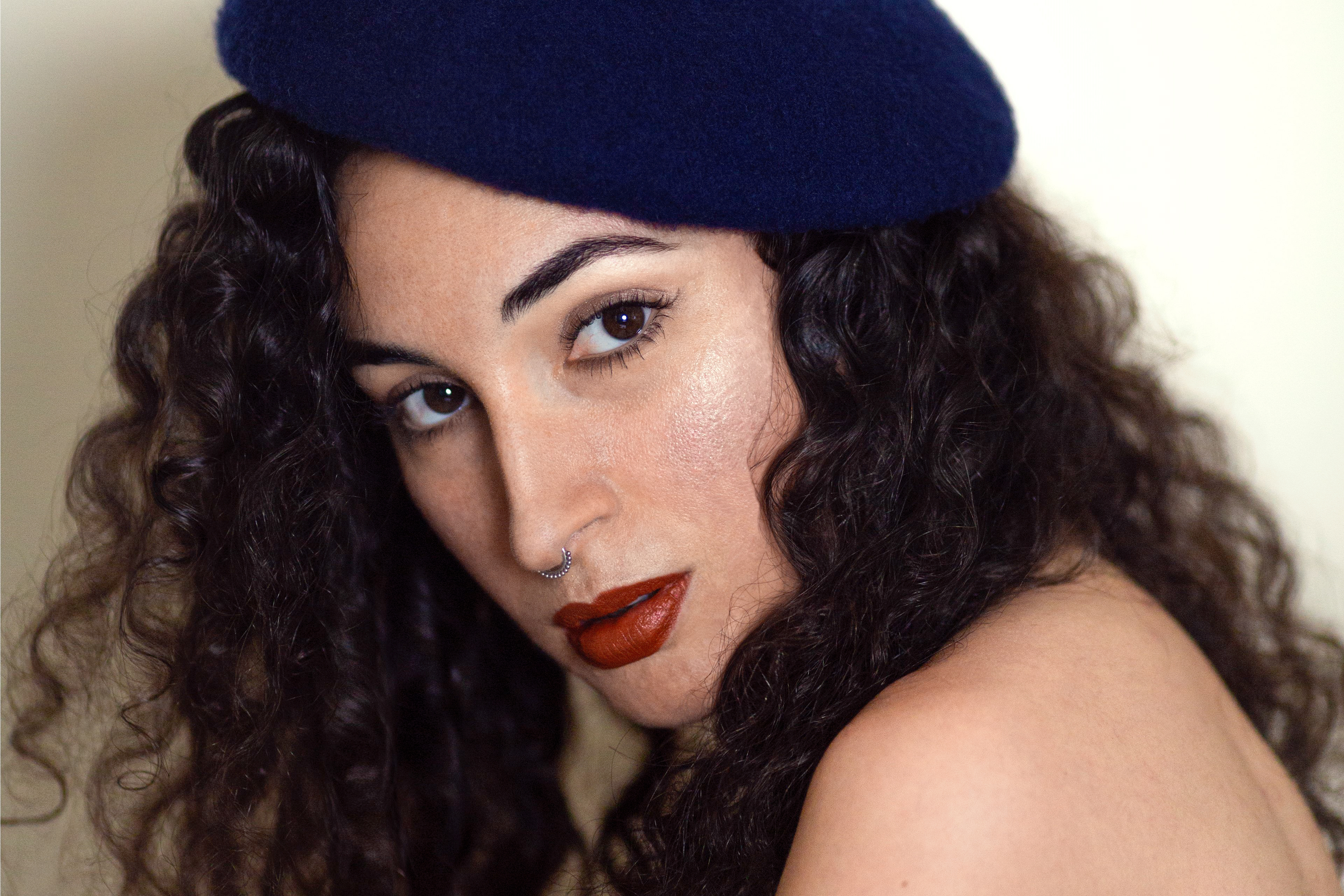 auto-portrait beret astrid loren