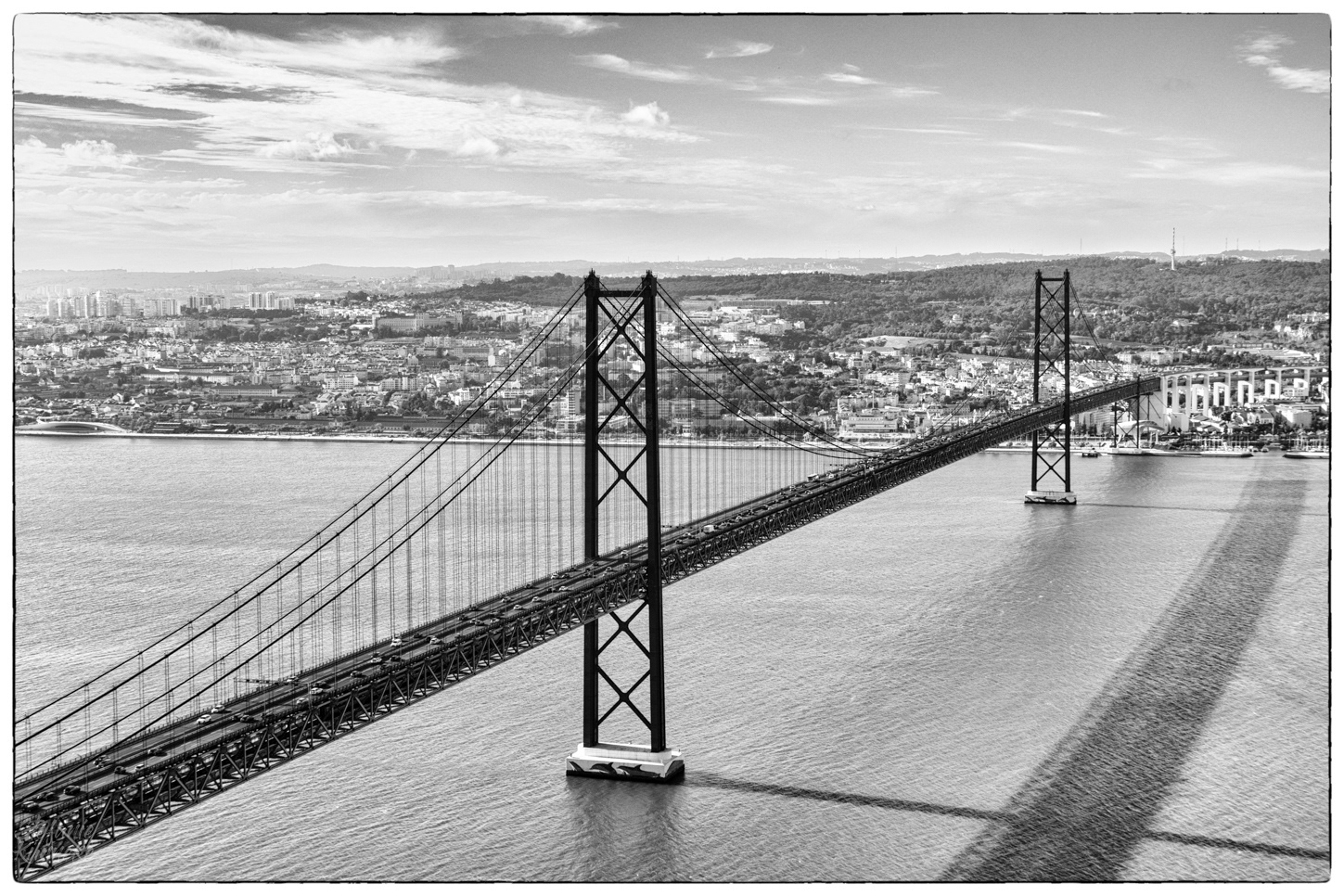 Ponte 25 de Abril in Lissabon
