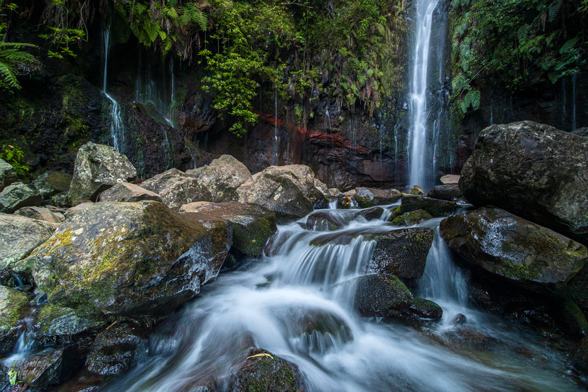 Sanfter Fall in wilder Schönheit Madeiras.