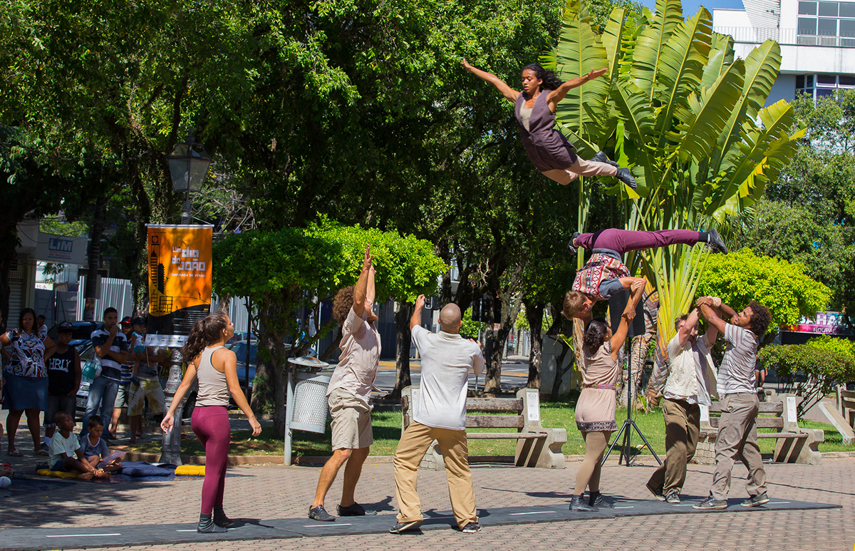 Espetáculo "Um Dia de João", Circo no Ato