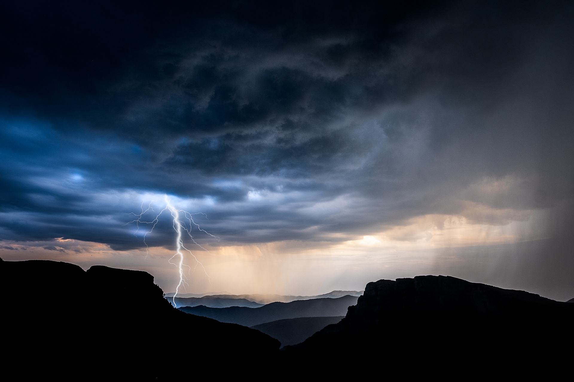 Orage sur le canyon d'Anisclo