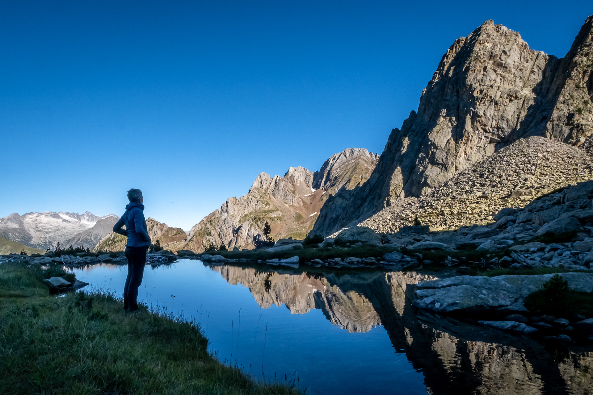 Lac de Baticielle et aiguilles de Peramo