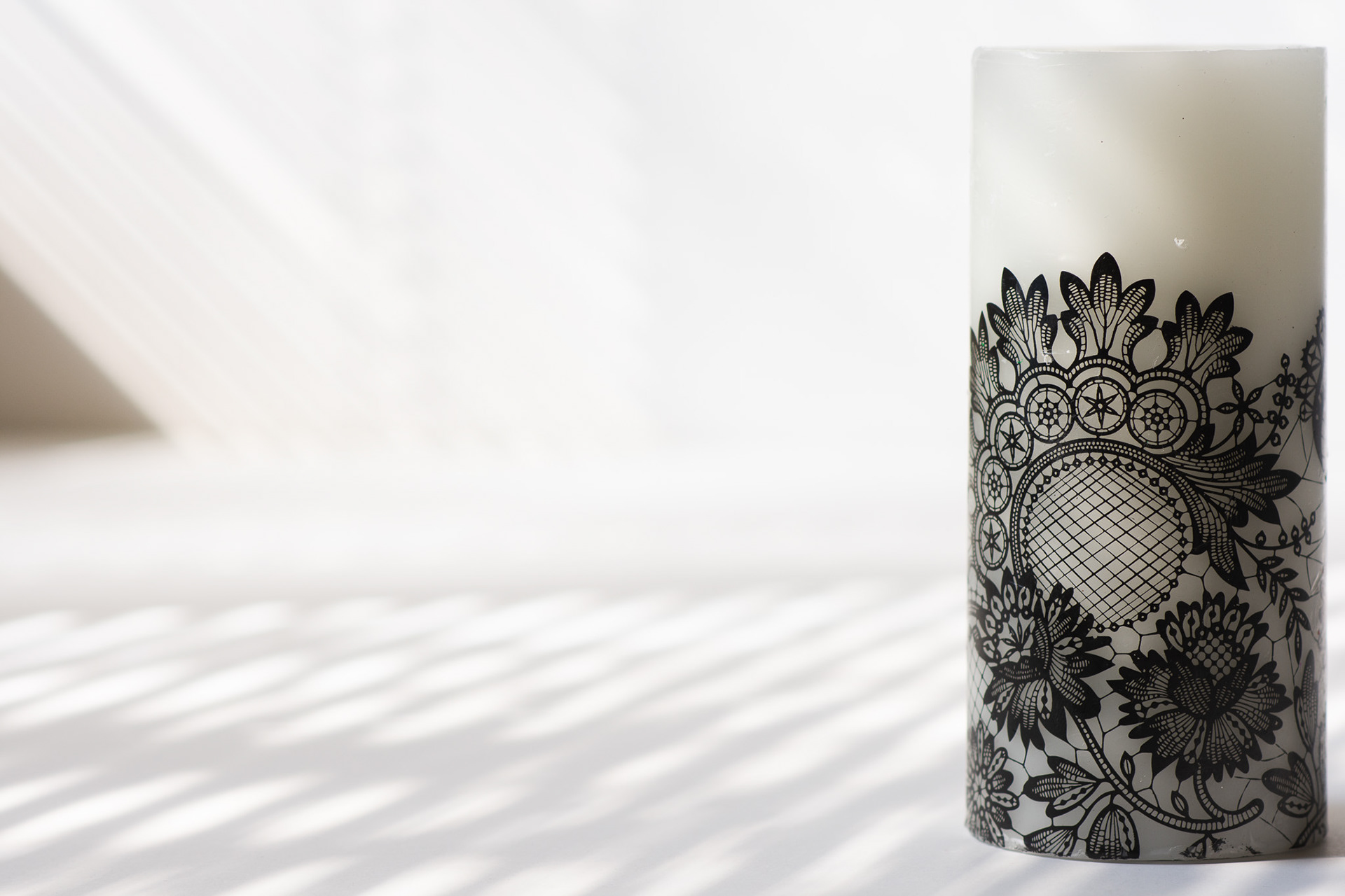 Breaking the Rule of Thirds