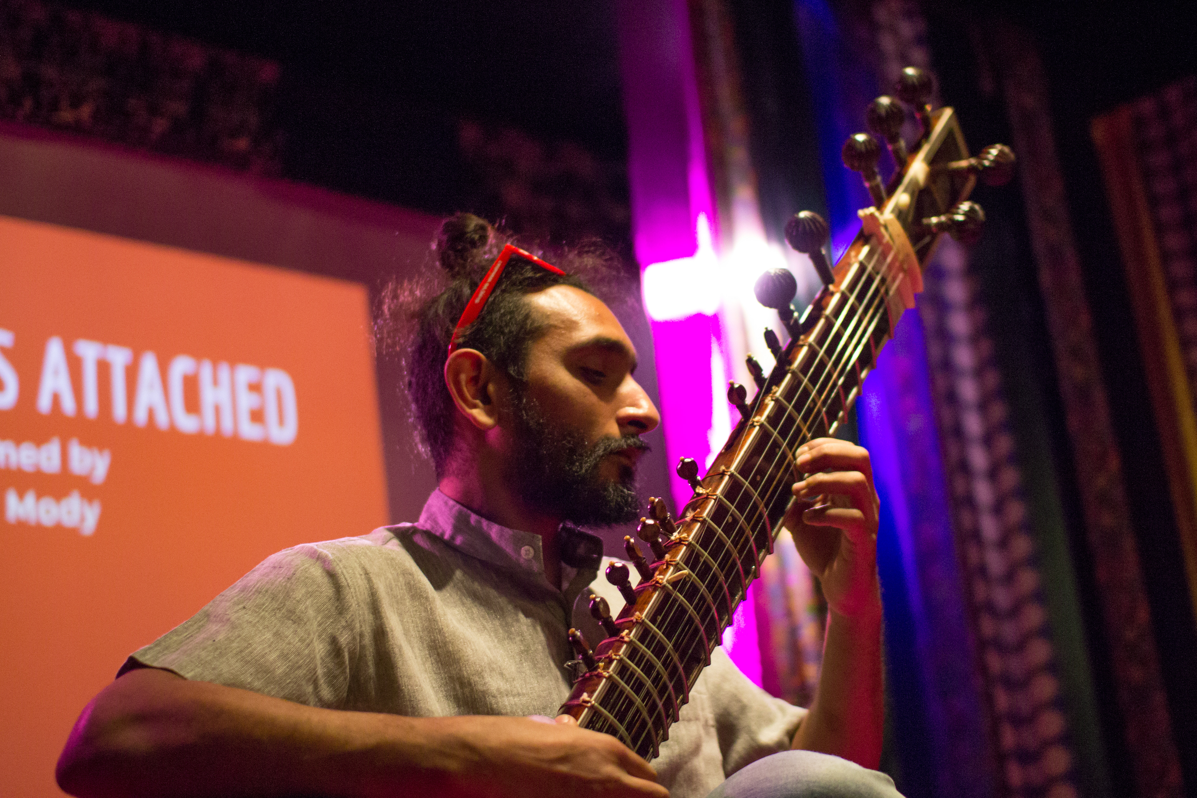 Dhruv Mody opens the show playing the sitar, performing his piece "No String Attached", photo by Ankita Singh 2018