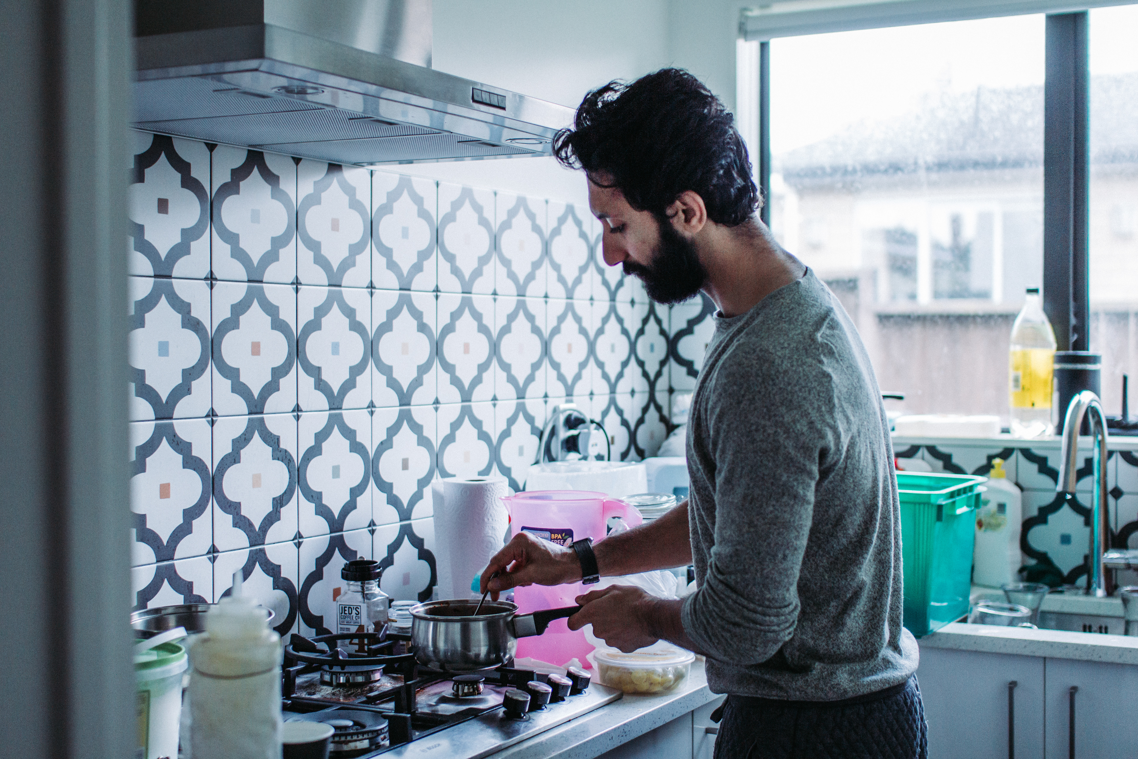 Rishabh Kapoor (unit) making chai for the crew, photo by Ankita Singh 2019