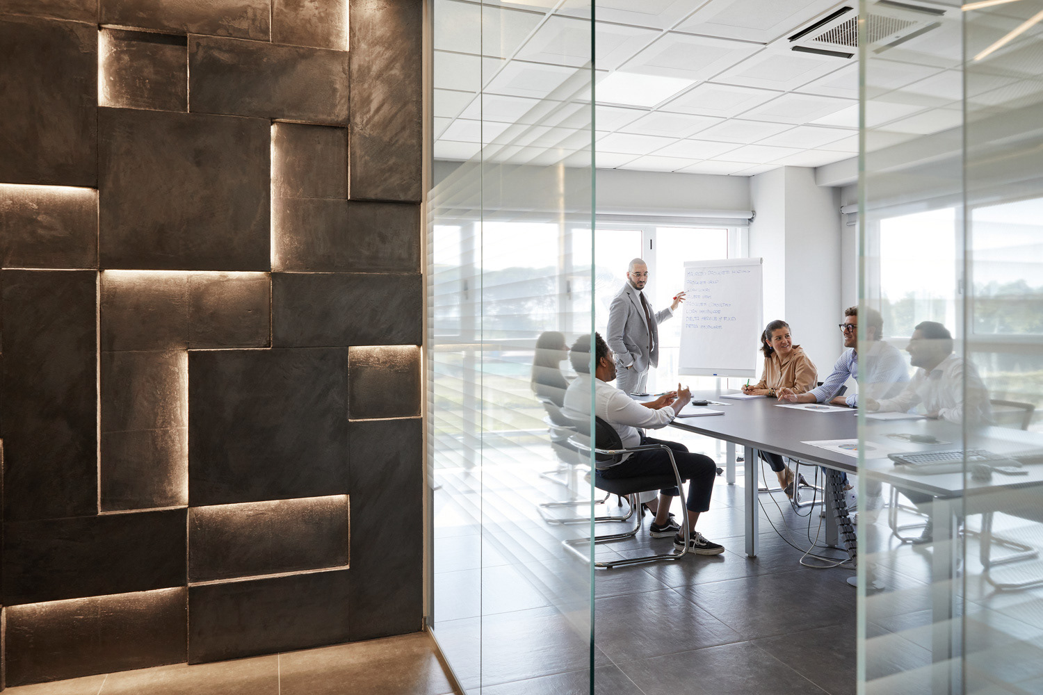 Servizio fotografico per il rebranding di un'azienda toscana leader nella distribuzione internazionale multicanale.