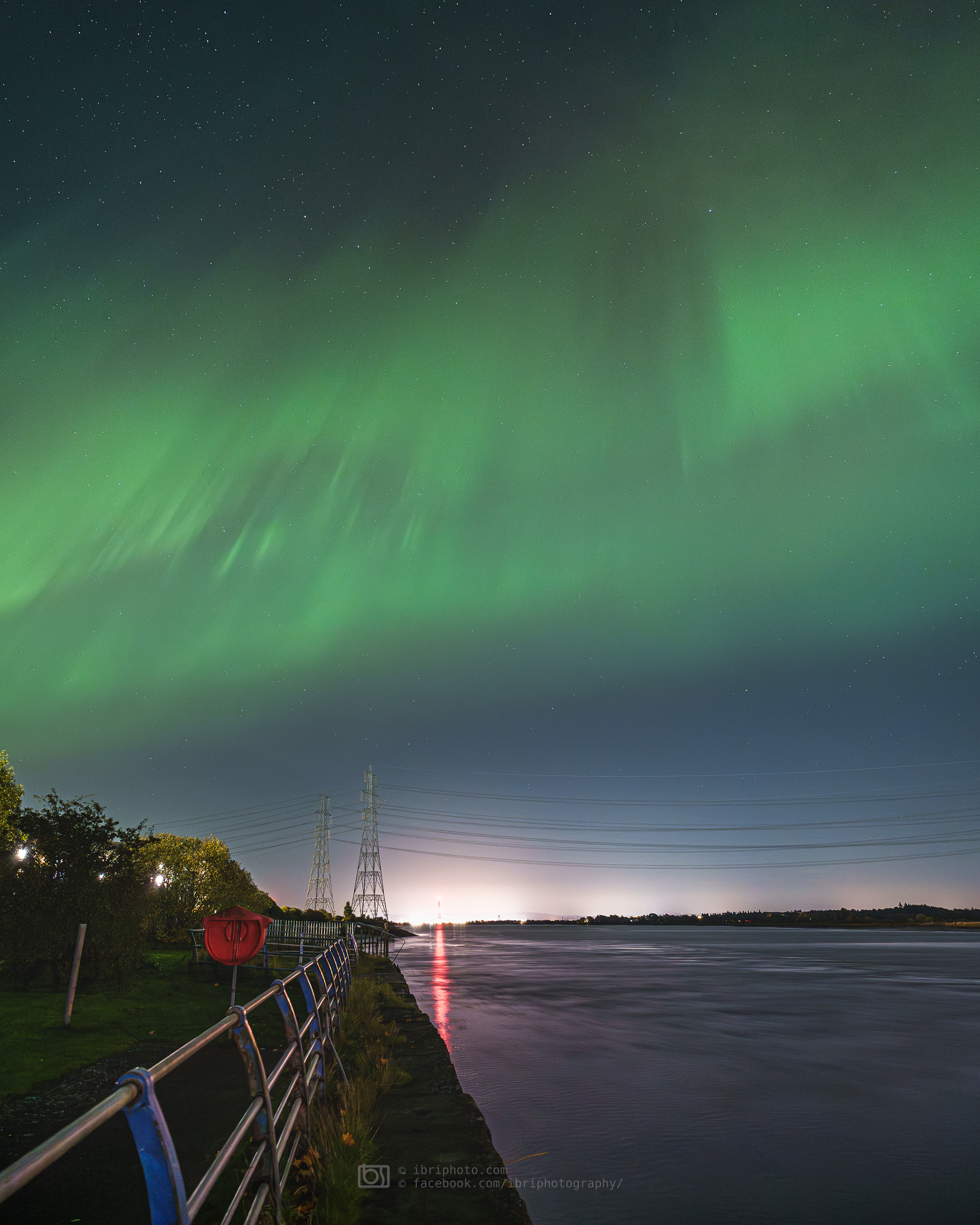 Alloa Aurora - 10 Oct 2024 - the aurora even managed to outshine the heavily illuminated heavy industry downstream at Grangemouth