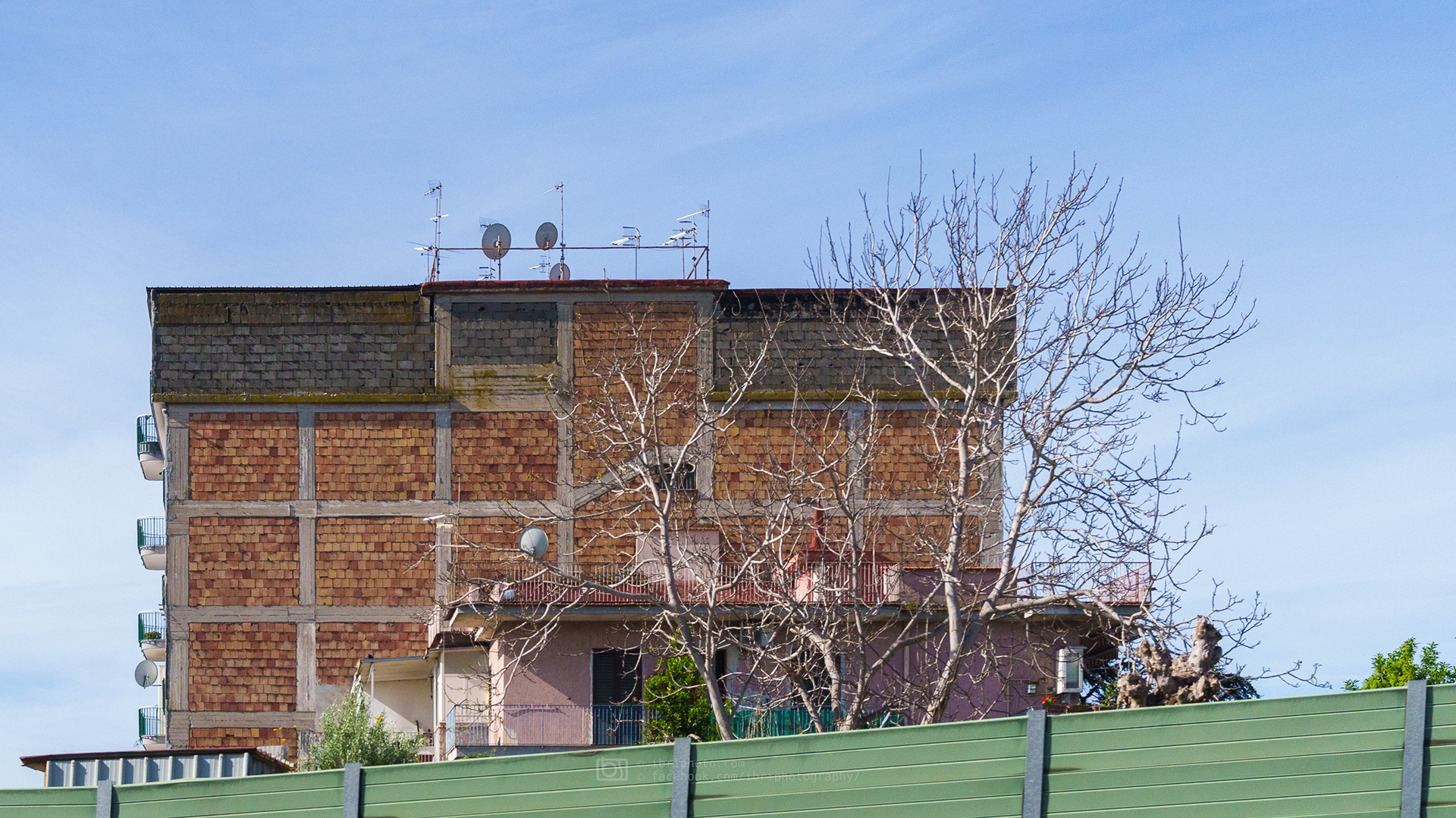 Some of the the sun soaked and eclectic urban architecture along Strada State 145