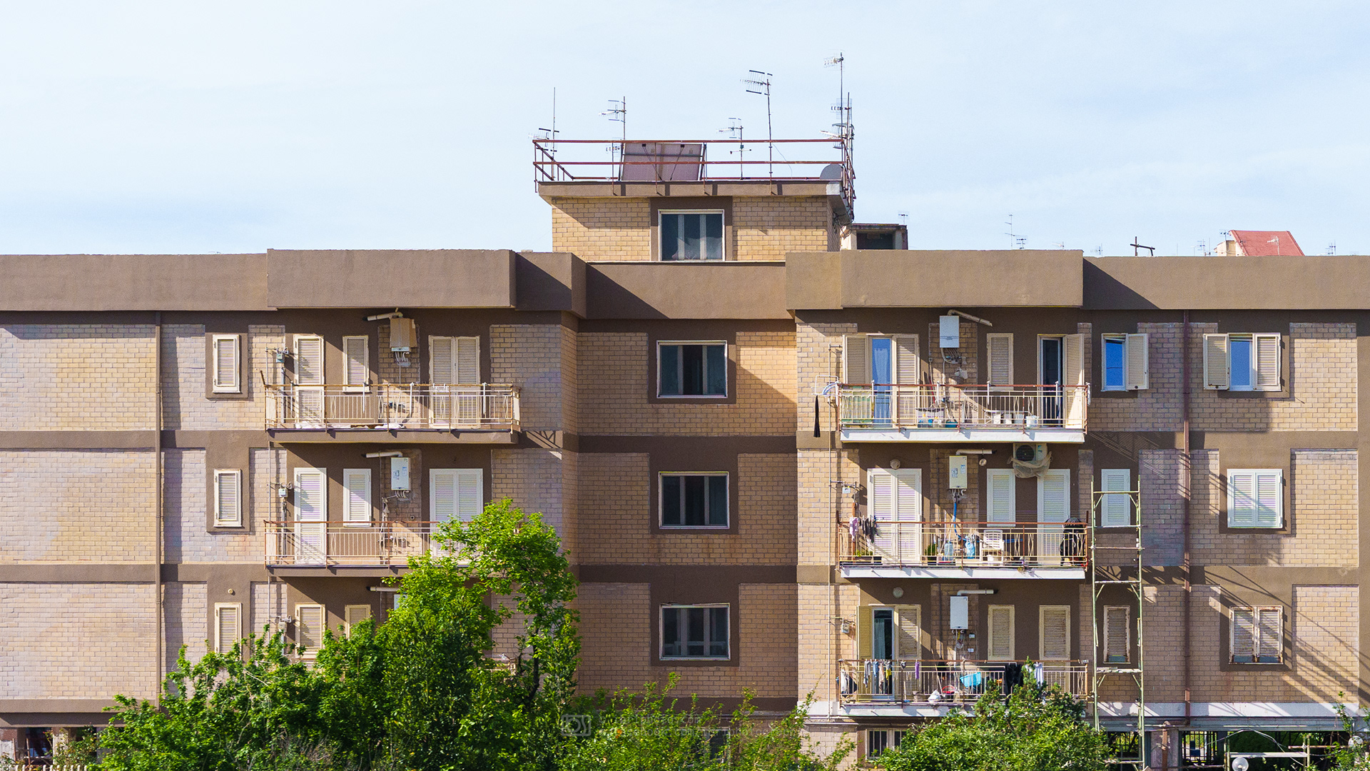 Some of the the sun soaked and eclectic urban architecture along Strada State 145