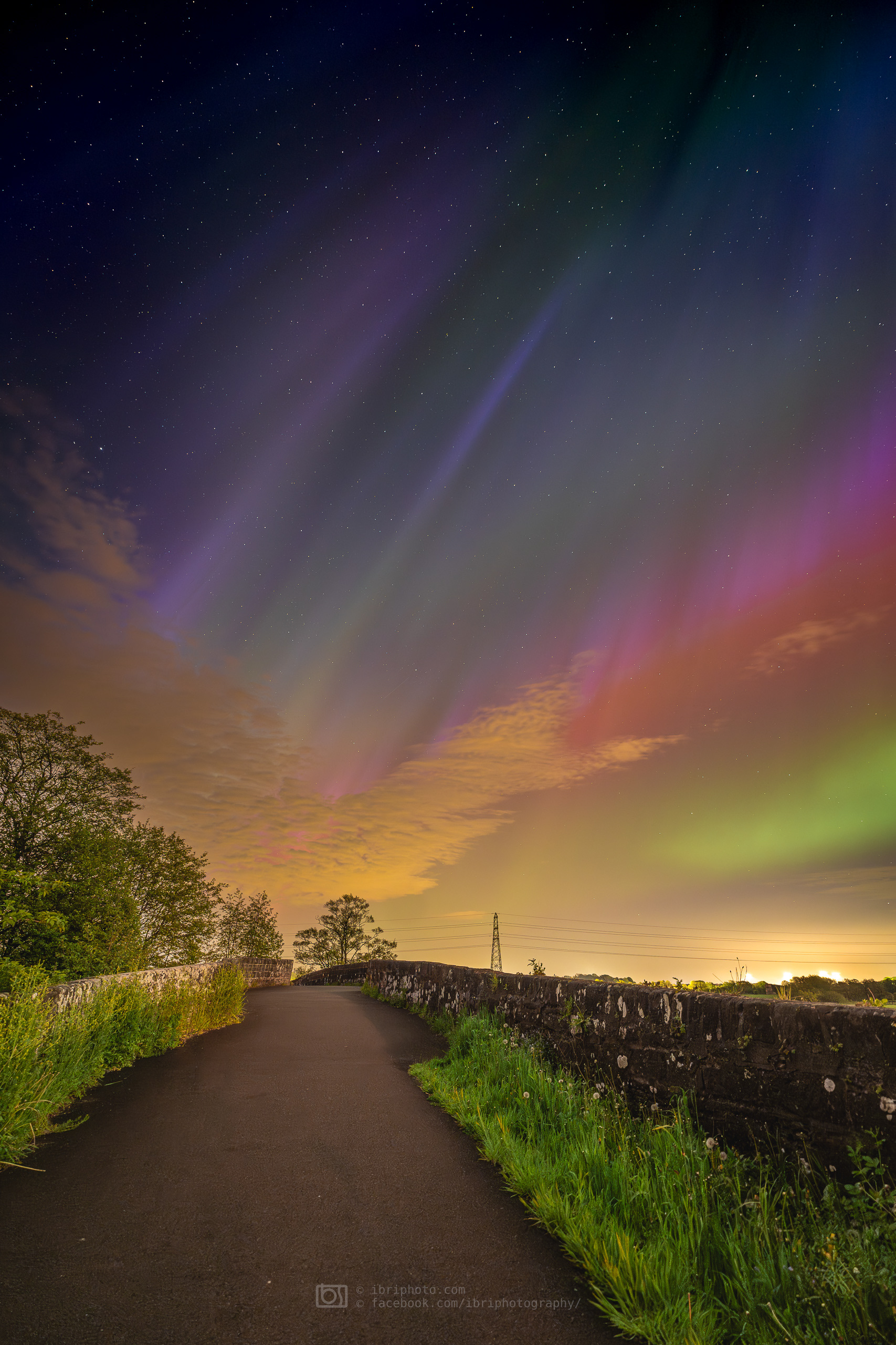 Aurora - 10 May 2024. The spot I started at began to get a bit busy so I wandered off. This is the 'Auld Brig' over the River Devon to the west of Tullibody